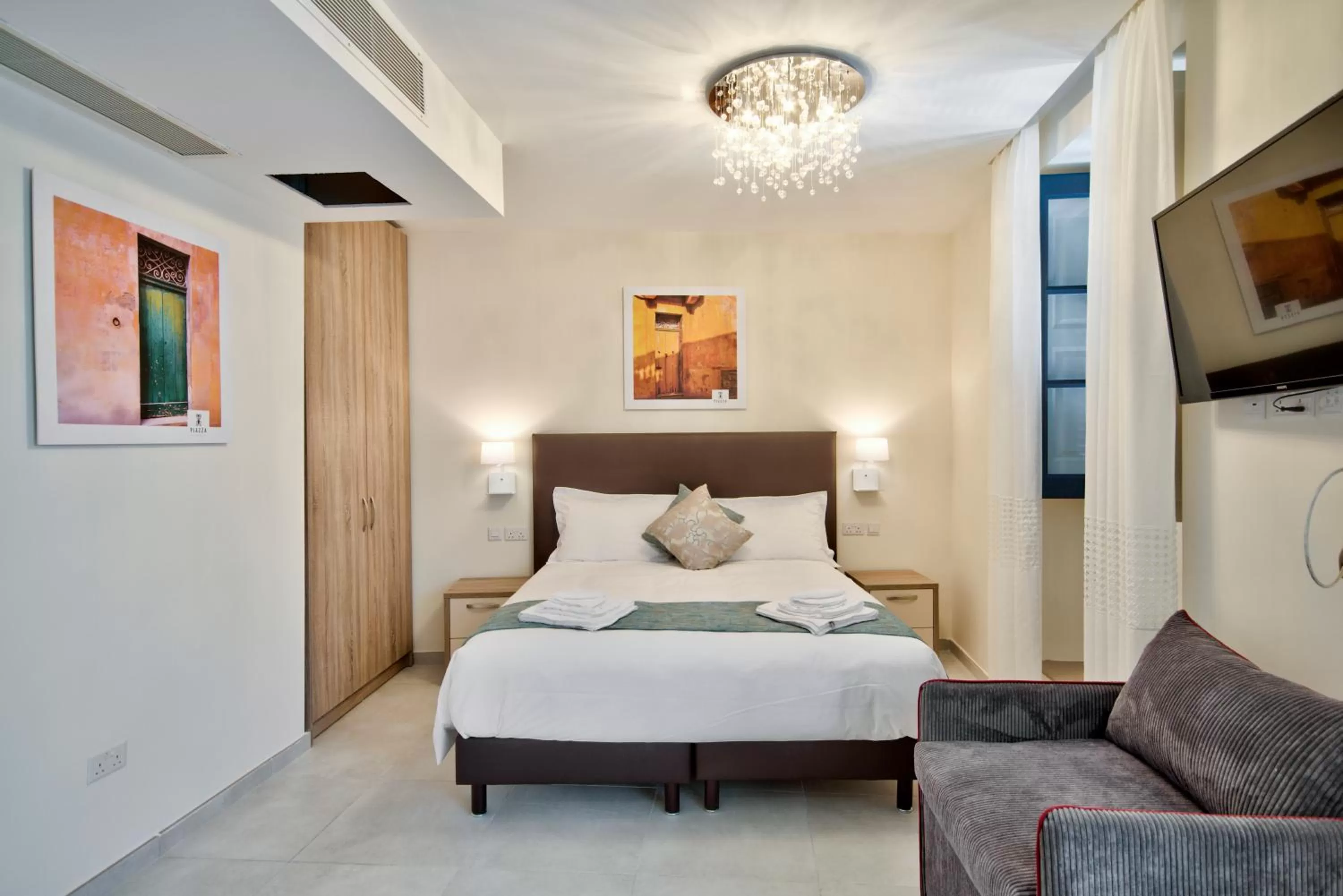 Bed in The Suites – Piazza Kirkop
