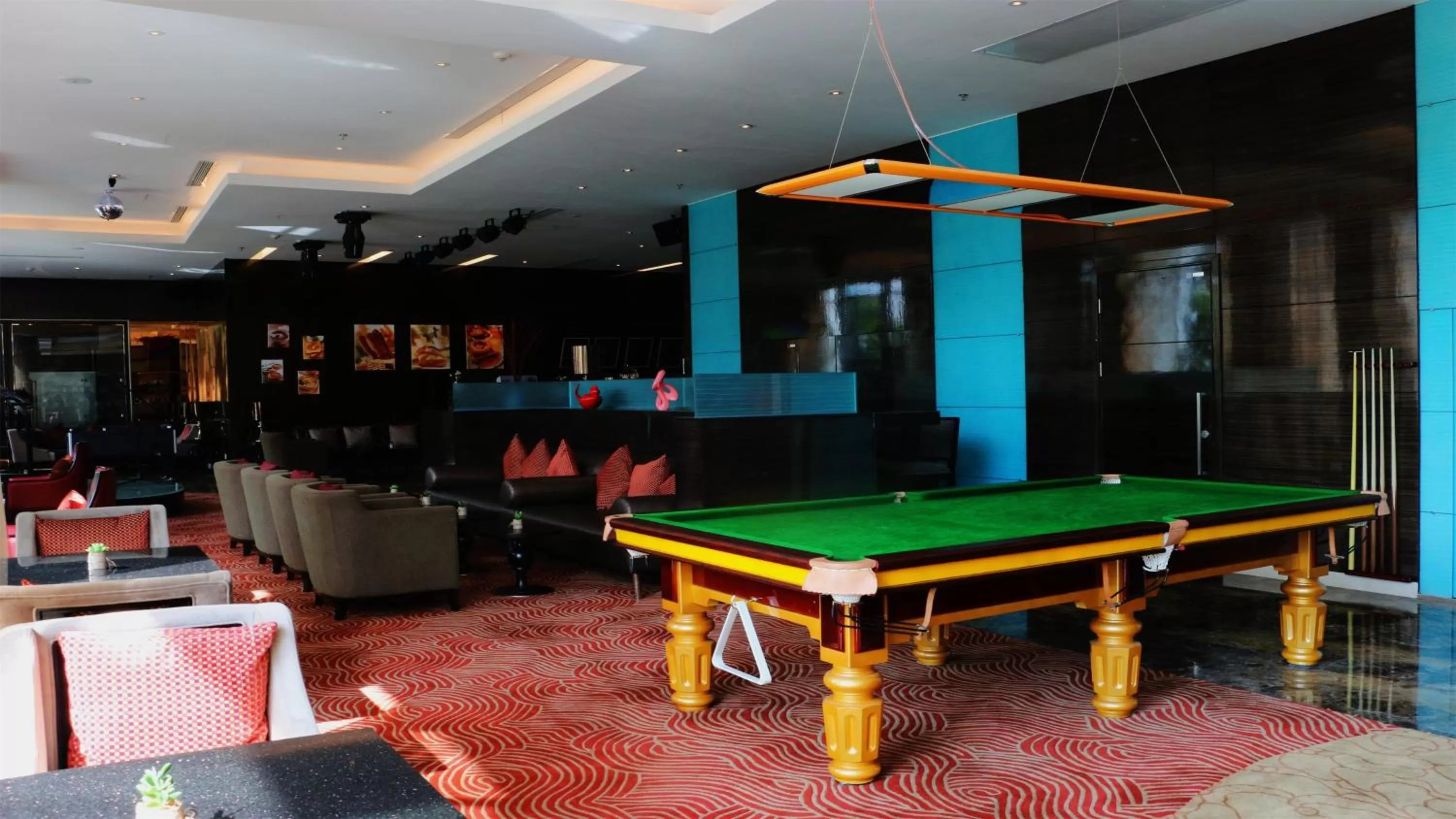 Lounge or bar in Holiday Inn Nanchang Riverside by IHG