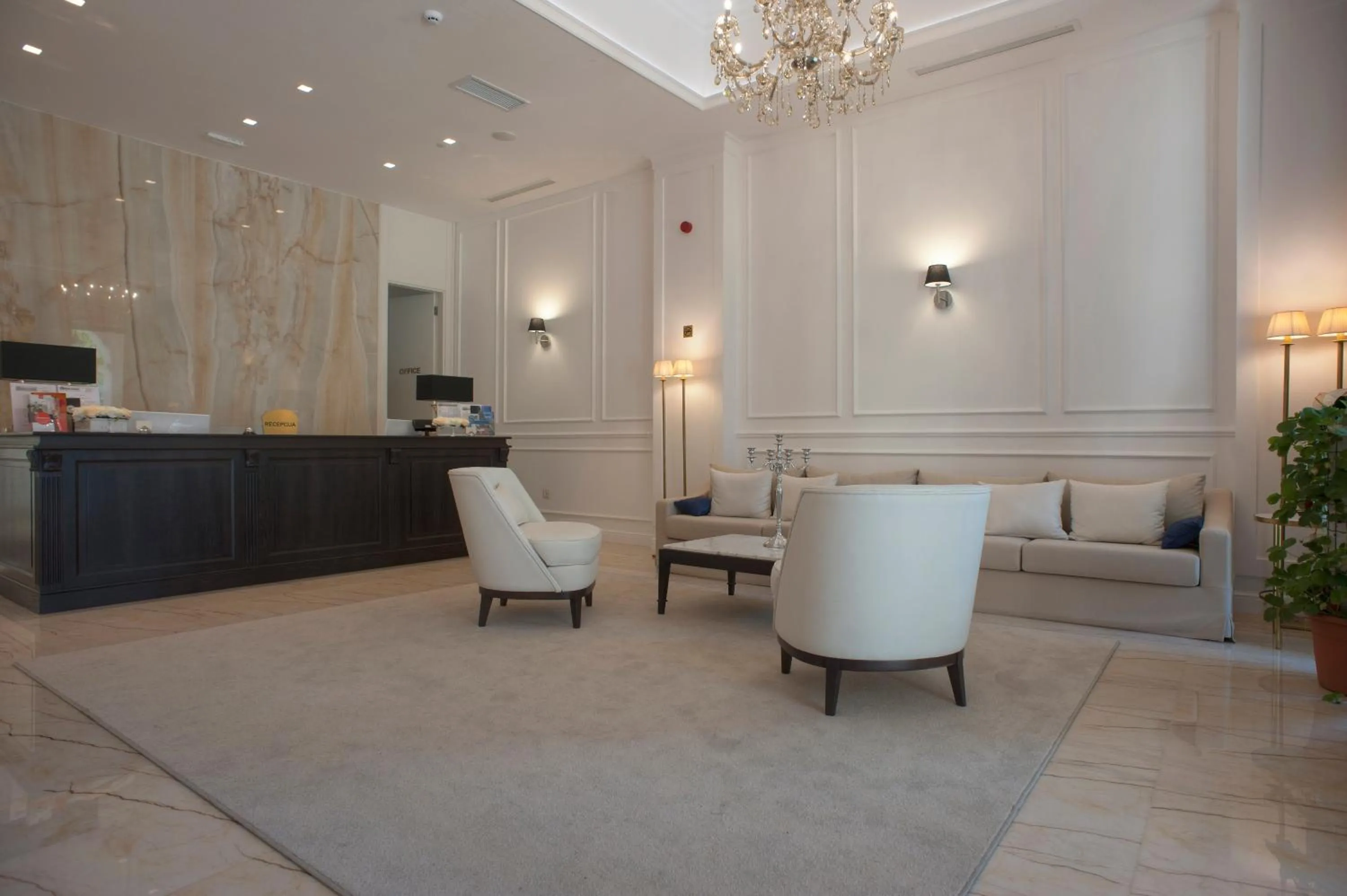 Communal lounge/ TV room in Hotel Moskva