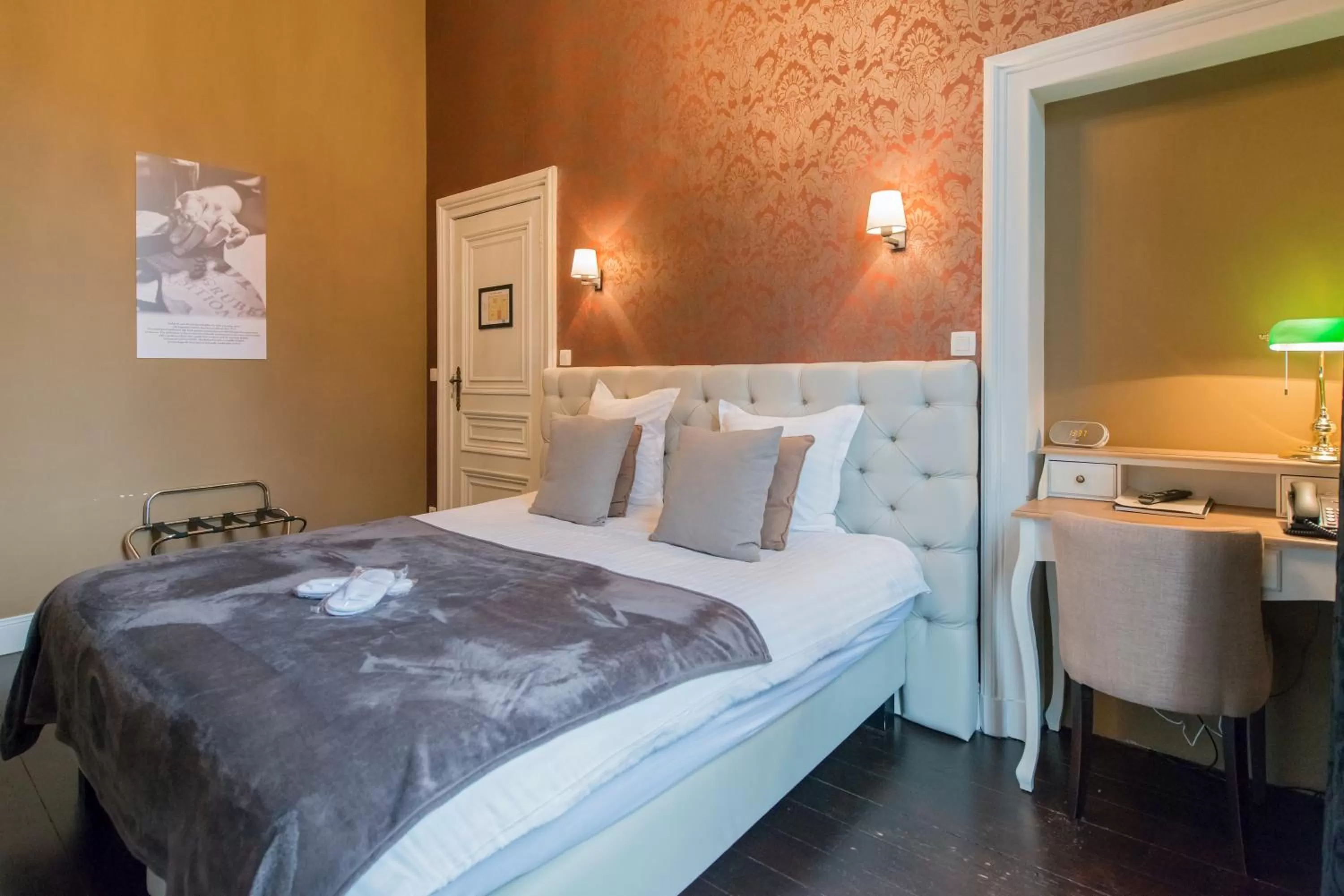 Photo of the whole room, Bed in Boutique Hotel Huys van Steyns