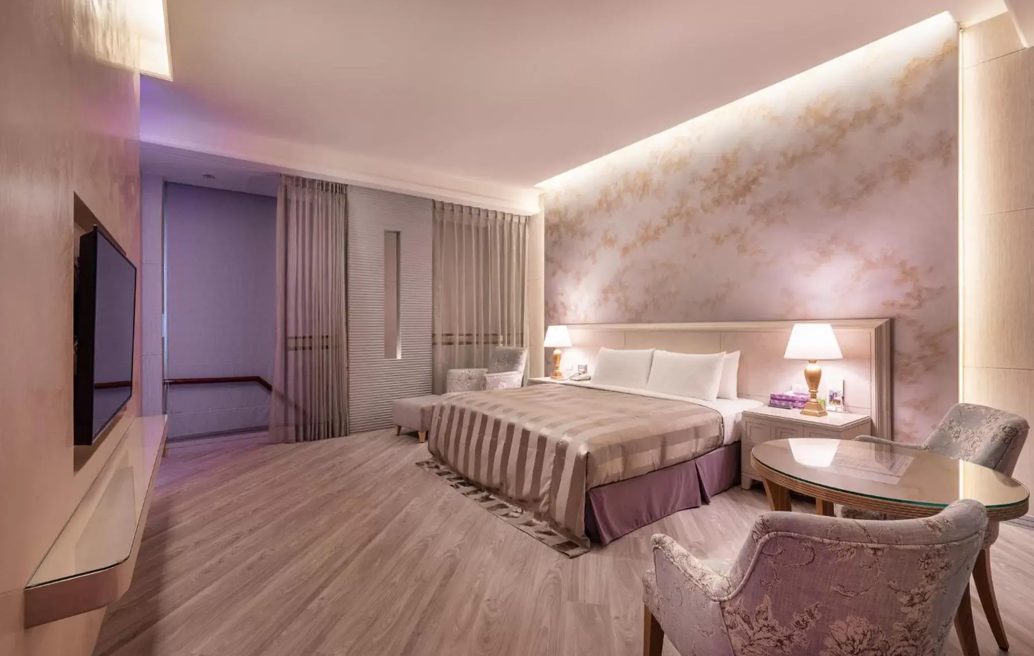 Standard Queen Room in Purple Garden Motel Standard Queen Room in Purple Garden Motel