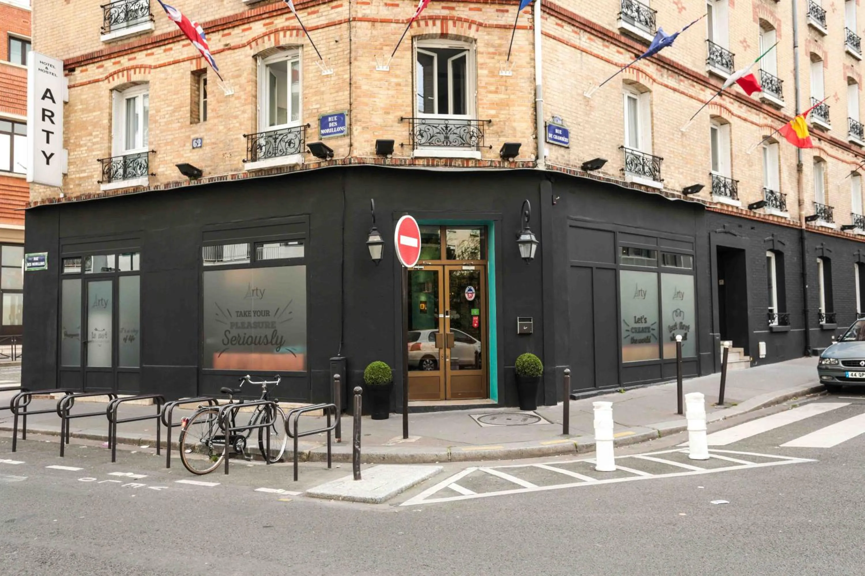 Facade/entrance in Arty Paris Porte de Versailles by River