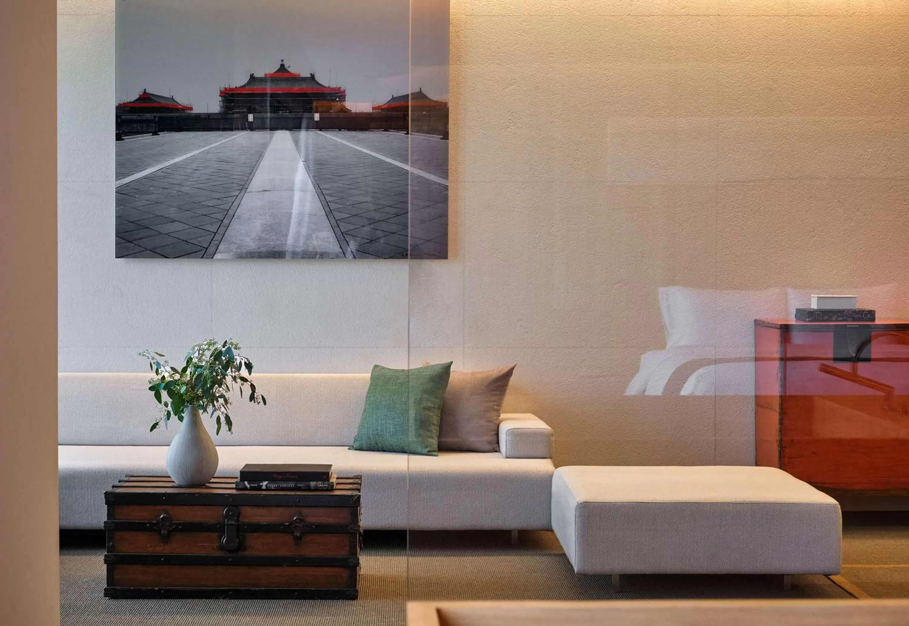 Photo of the whole room, Seating Area in The Opposite House