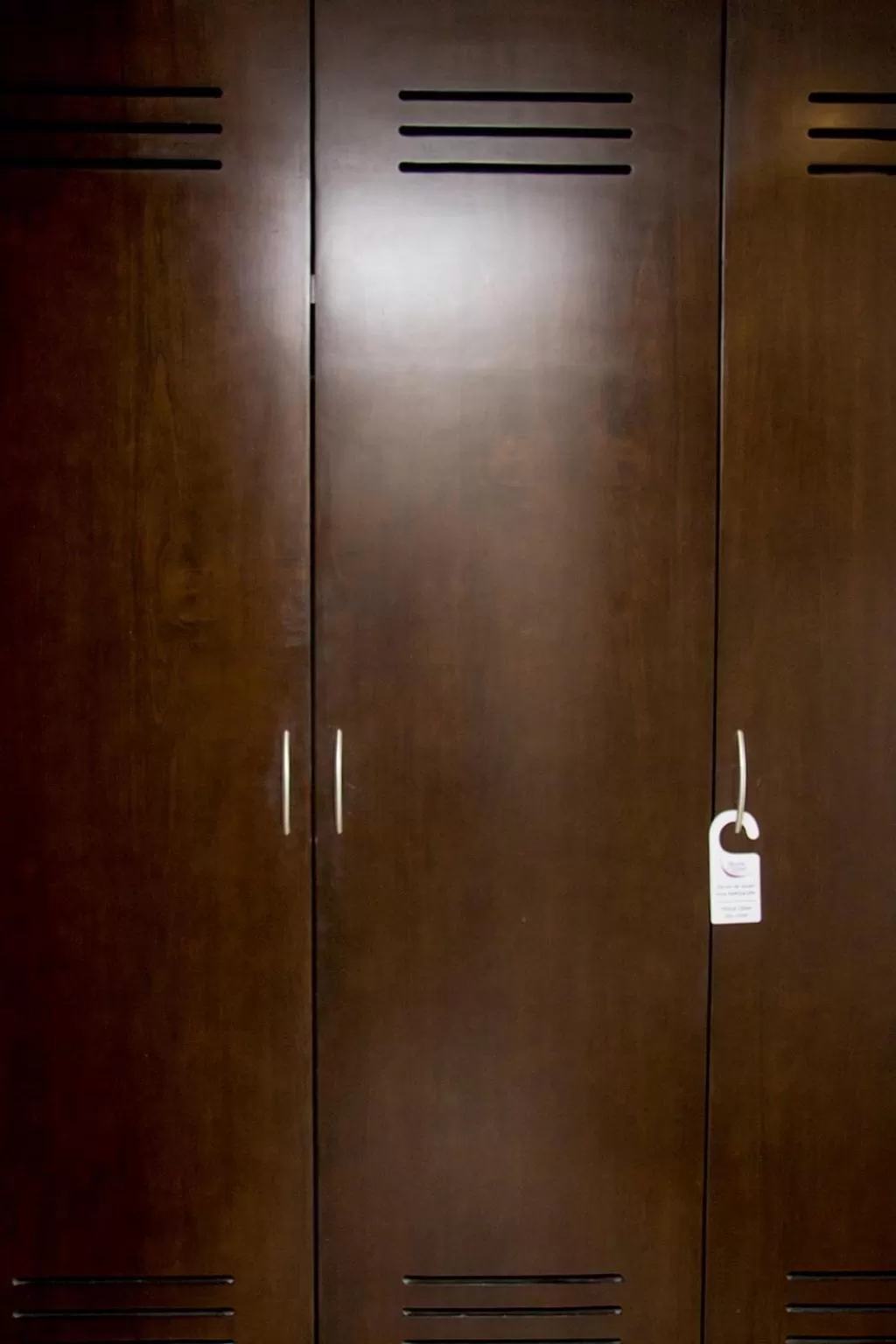 wardrobe in Mesón de la Luna Hotel & Spa