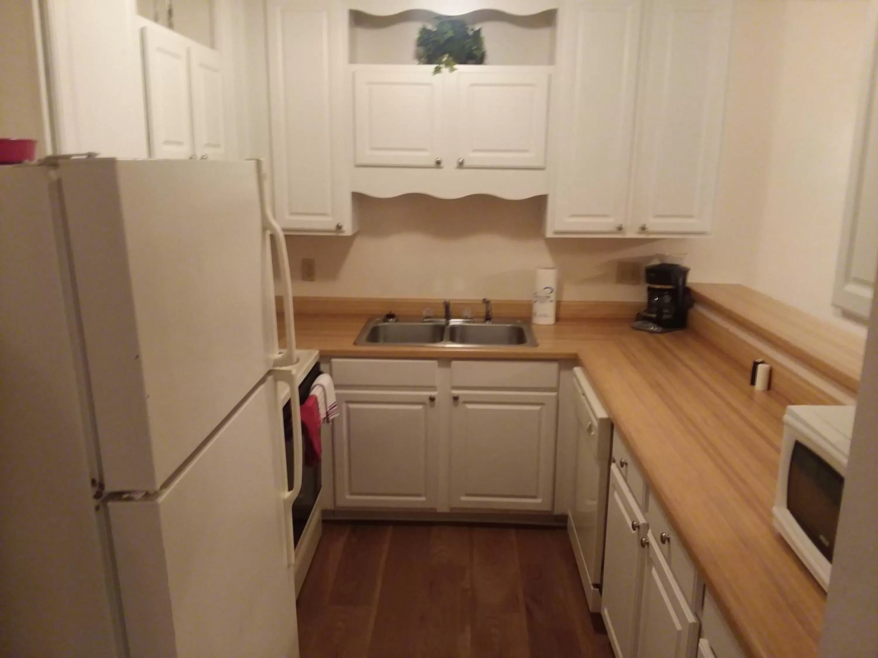 Kitchen or kitchenette, Kitchen/Kitchenette in Village by the Gulf