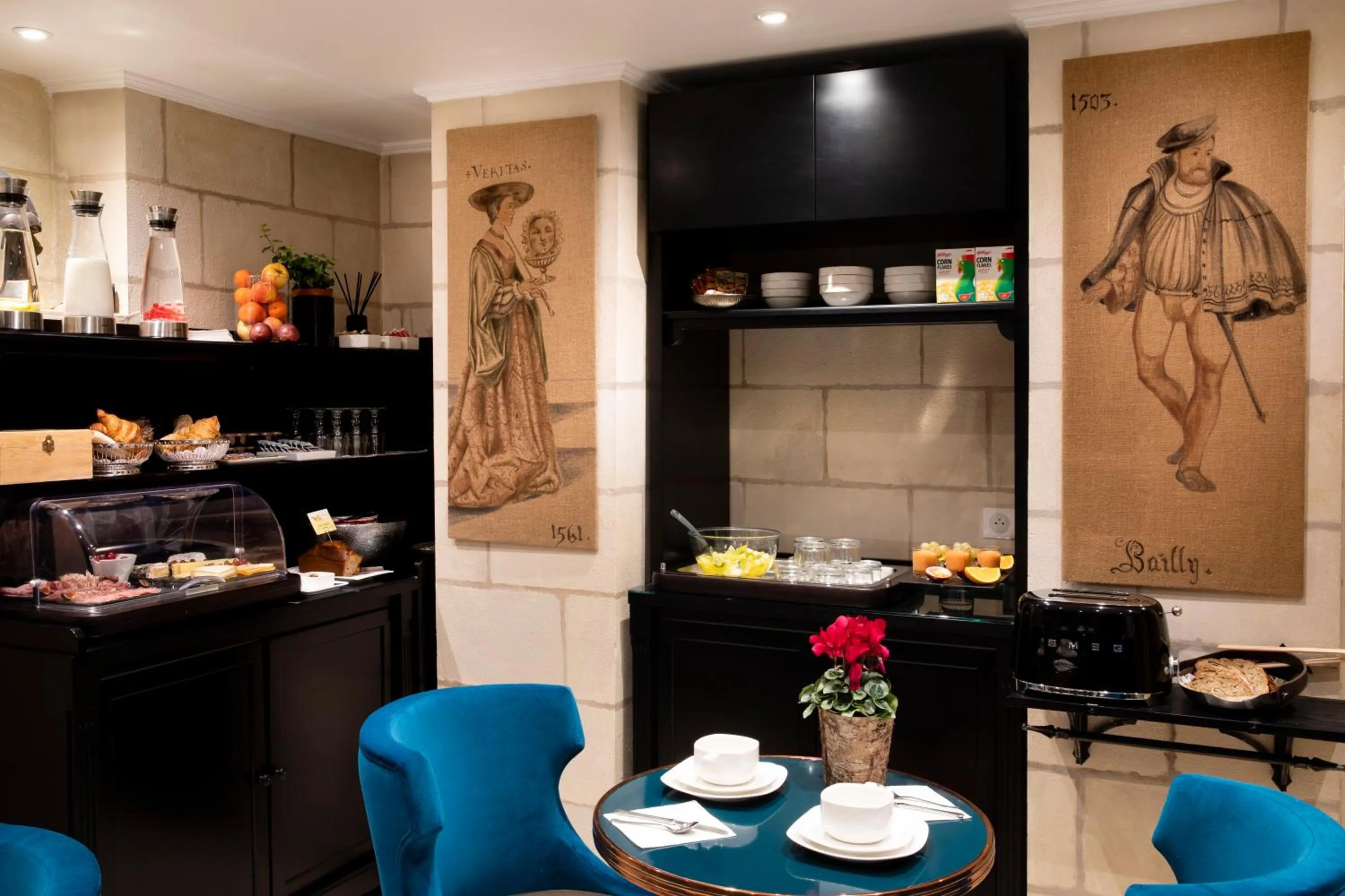 Buffet breakfast in Hotel Residence Henri IV