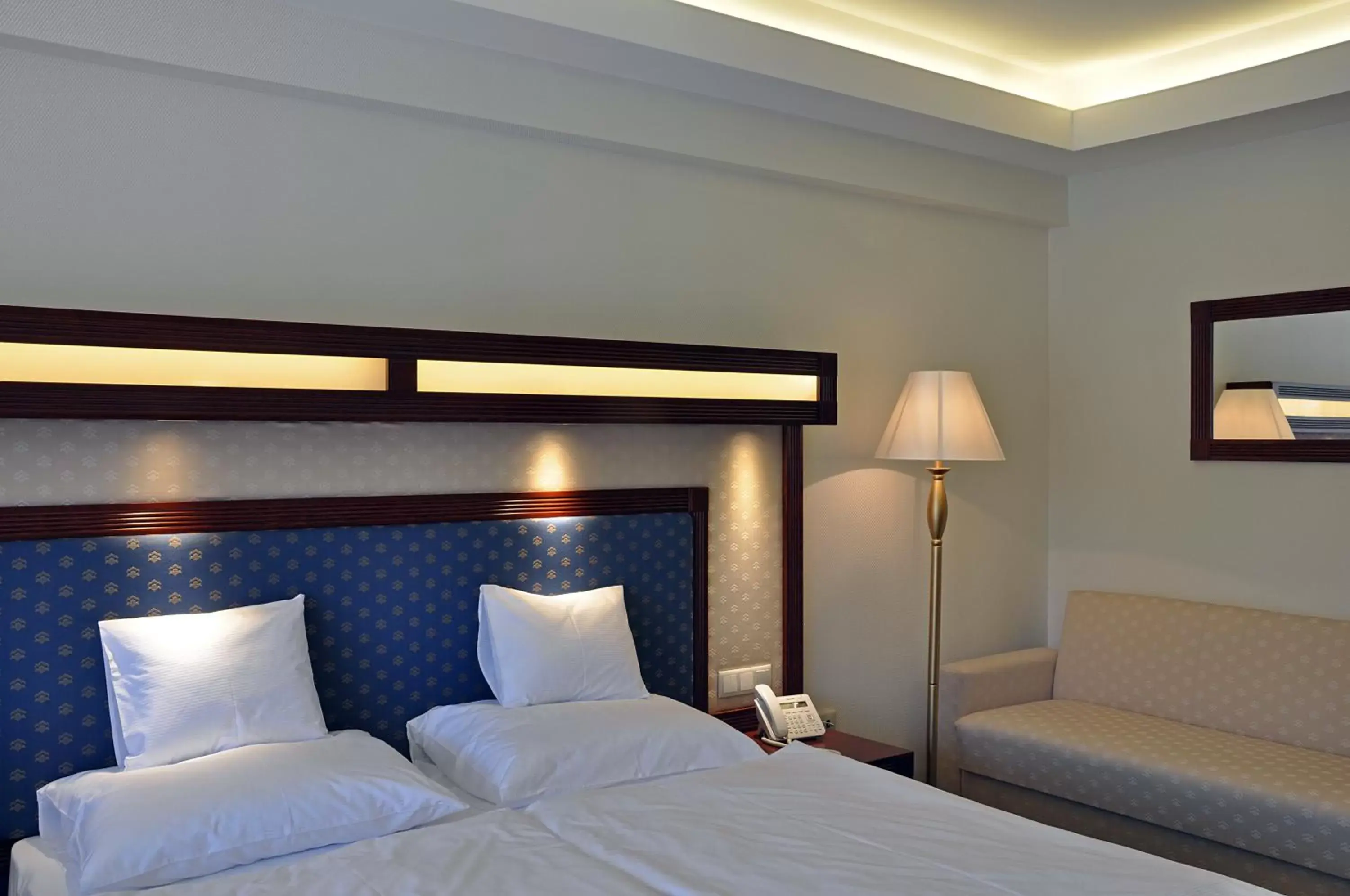 Two Connecting Double Rooms in Centrum Hotel Two Connecting Double Rooms in Centrum Hotel