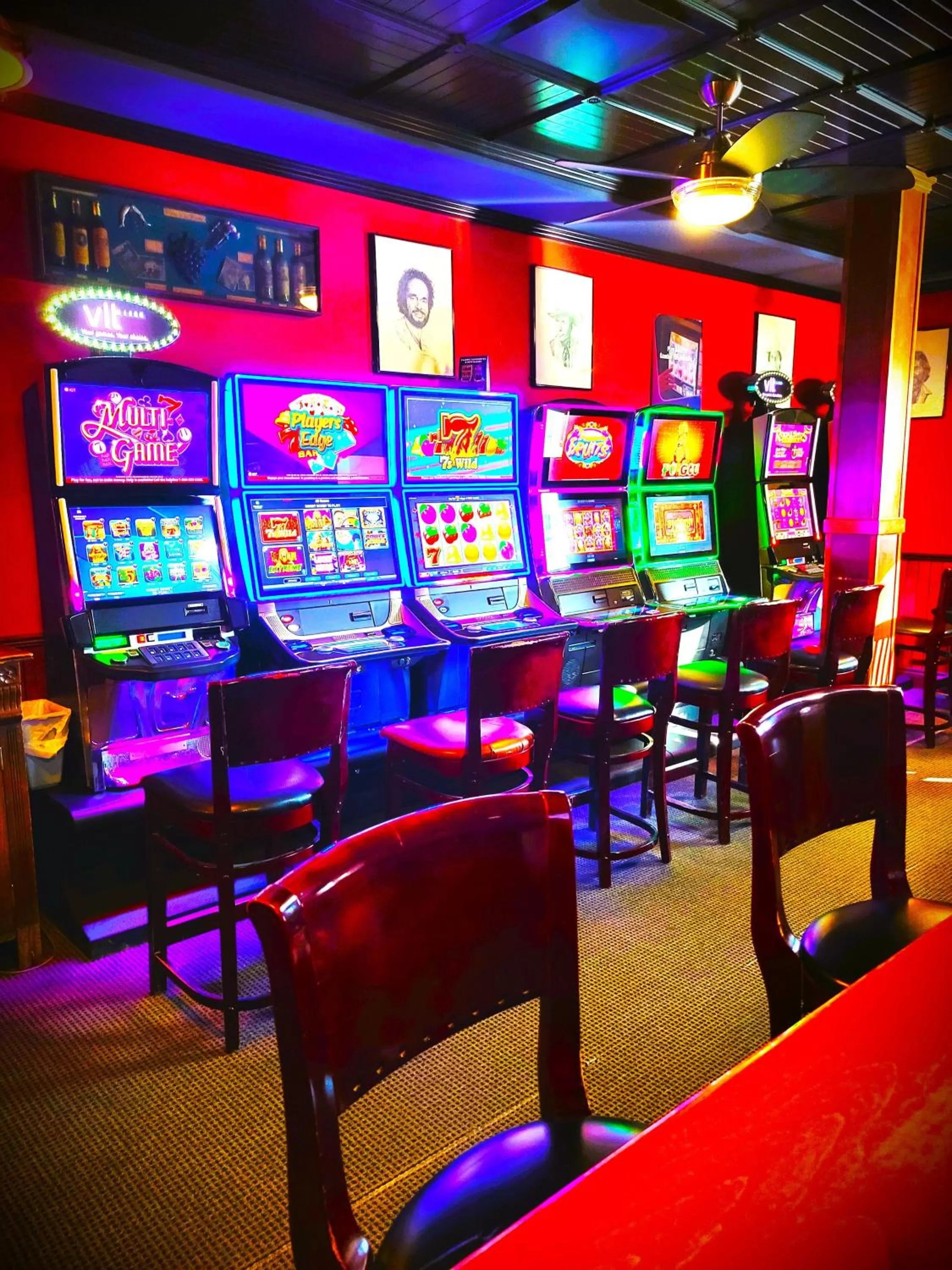 Restaurant/places to eat, Casino in Royal Duke Hotel