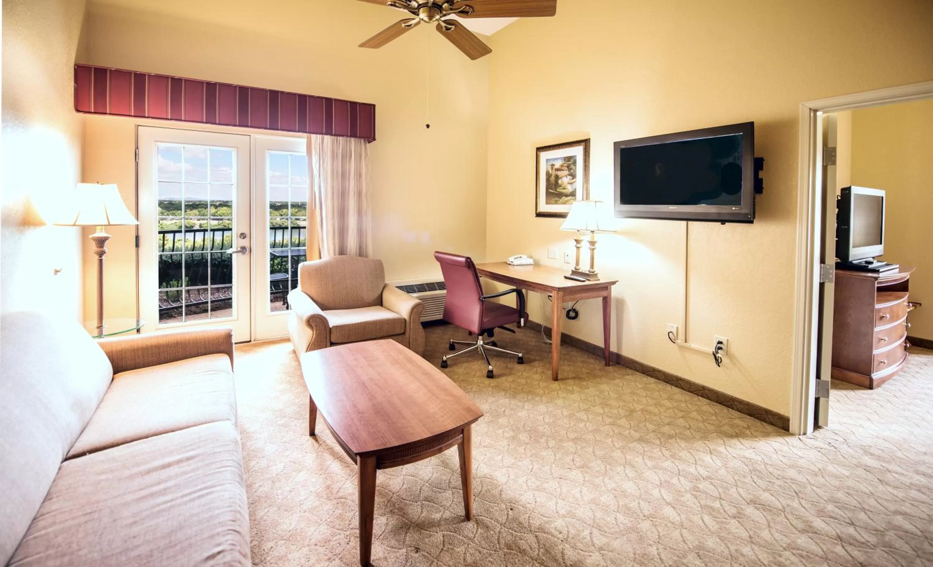 Living room in La Quinta by Wyndham Marble Falls