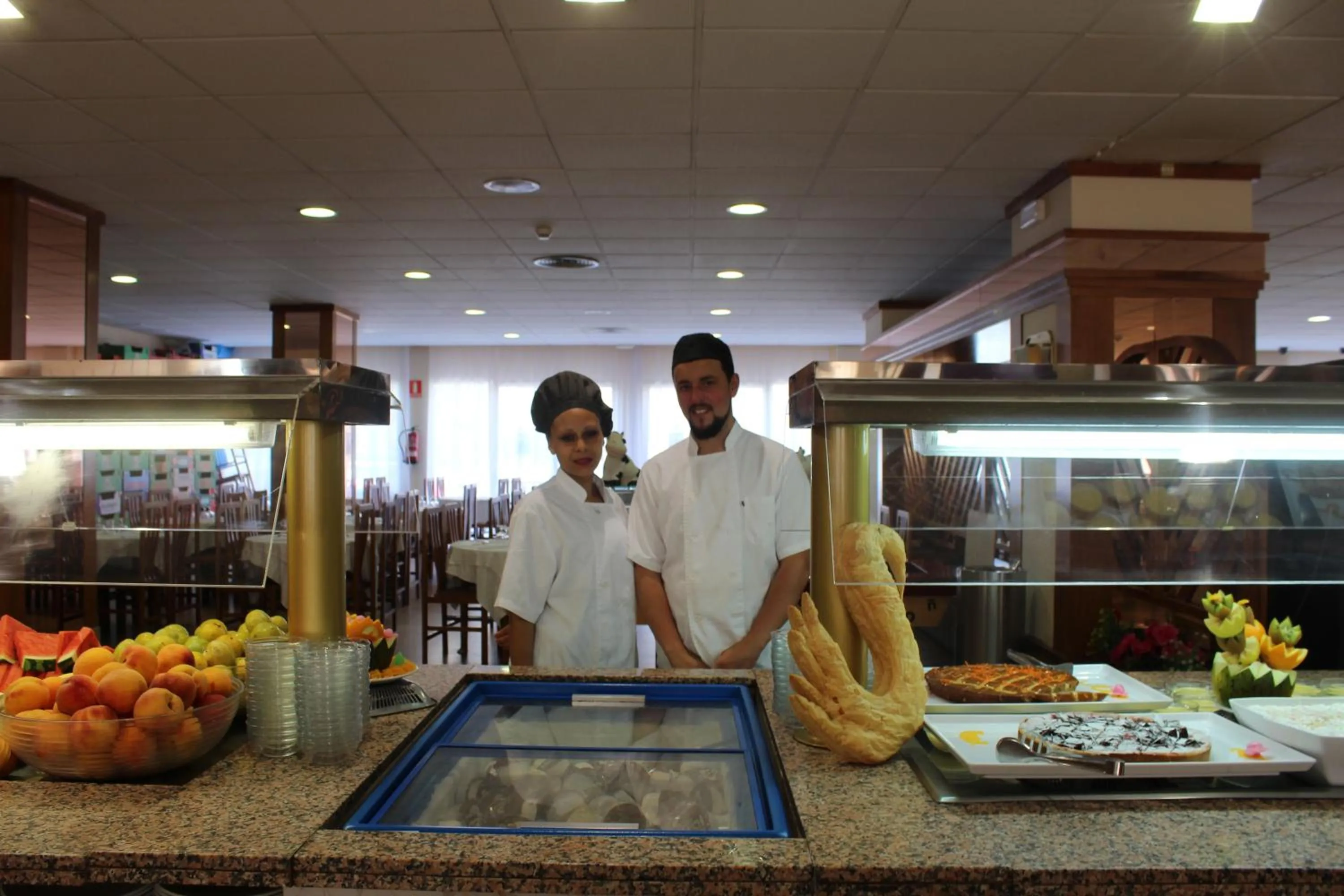 Restaurant/places to eat in Hotel Esplendid