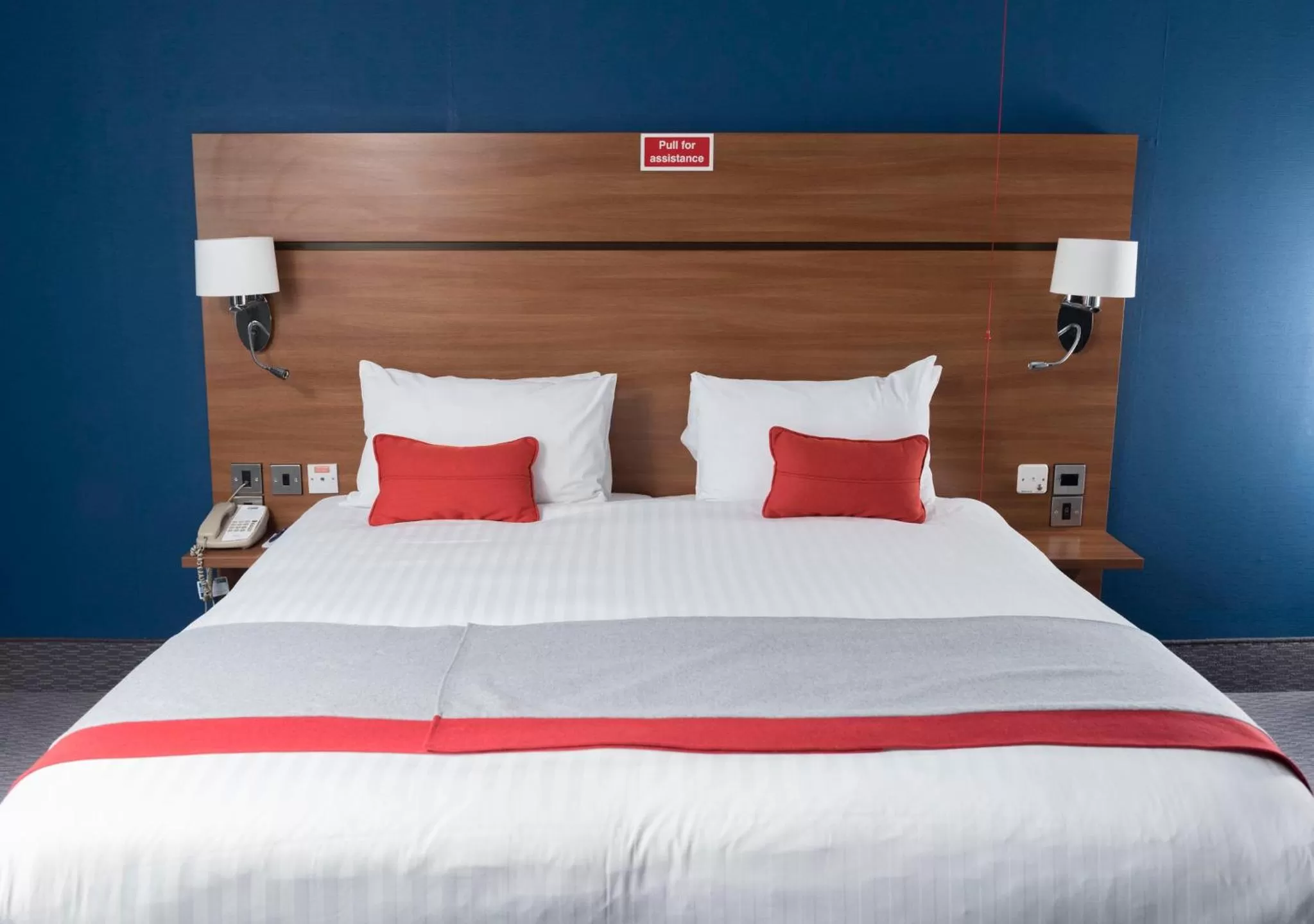 Bed in Holiday Inn Express Birmingham Star City by IHG