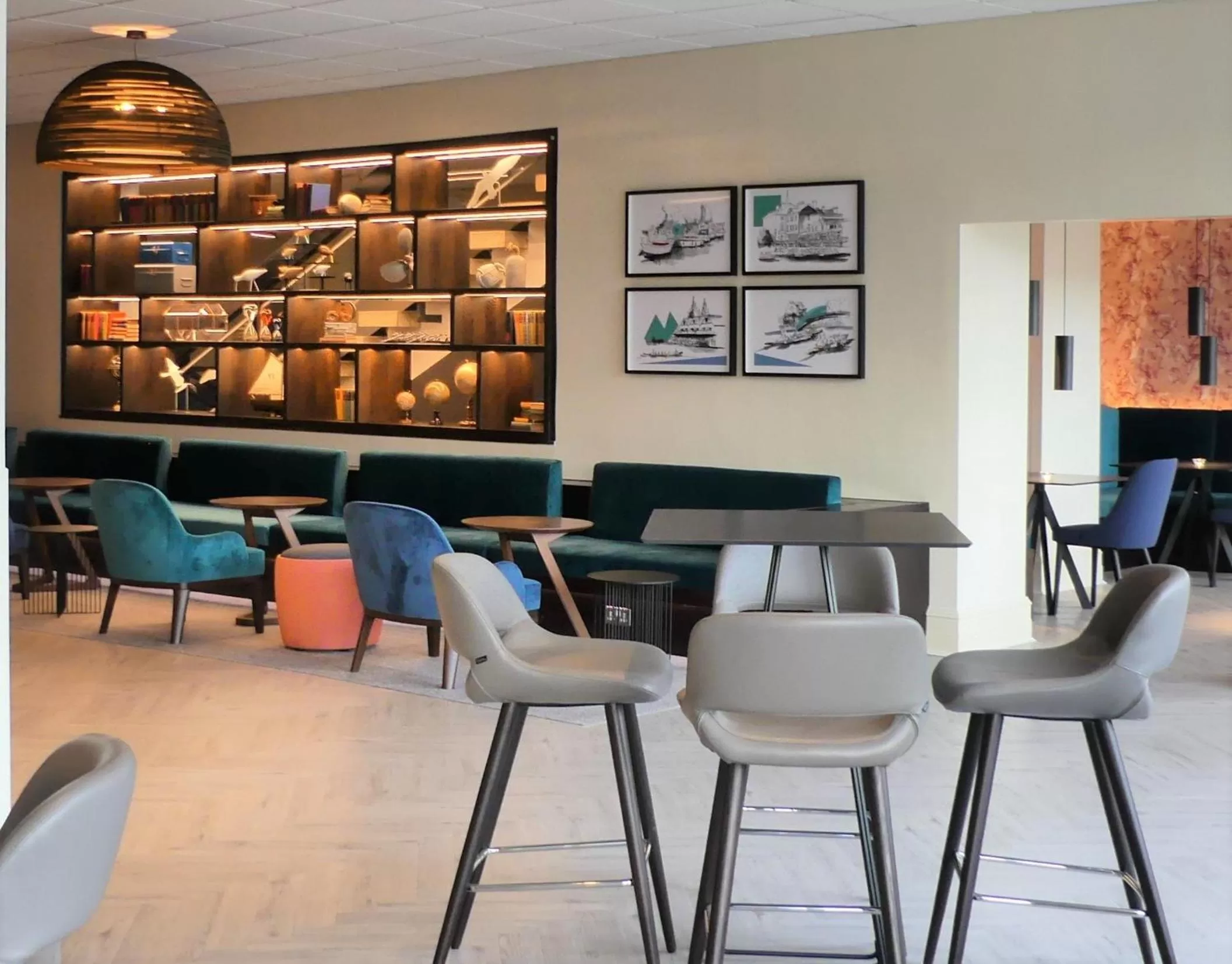 Restaurant/places to eat in Mercure Bedford Centre Hotel