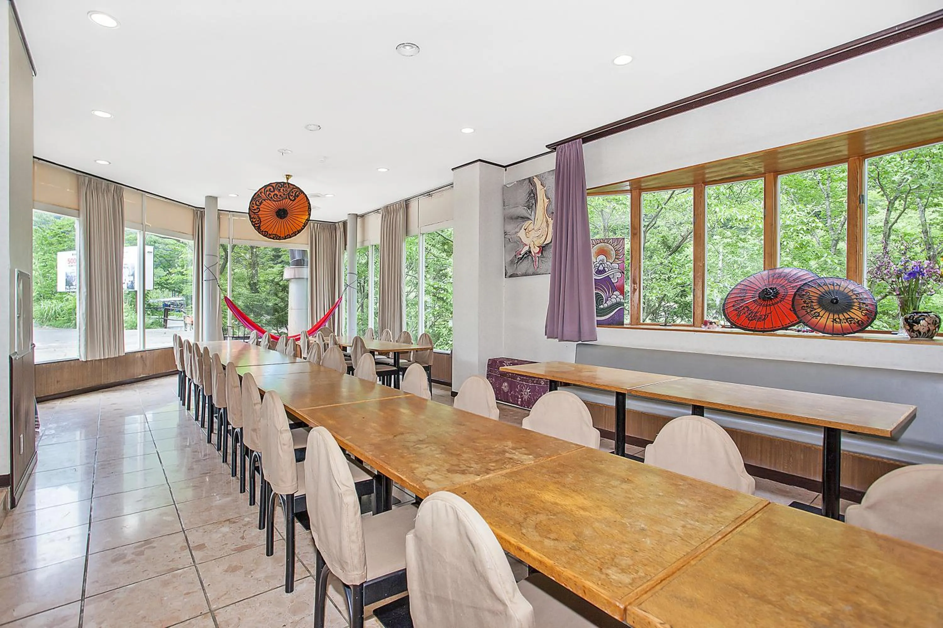 Restaurant/places to eat in Tenjin Lodge