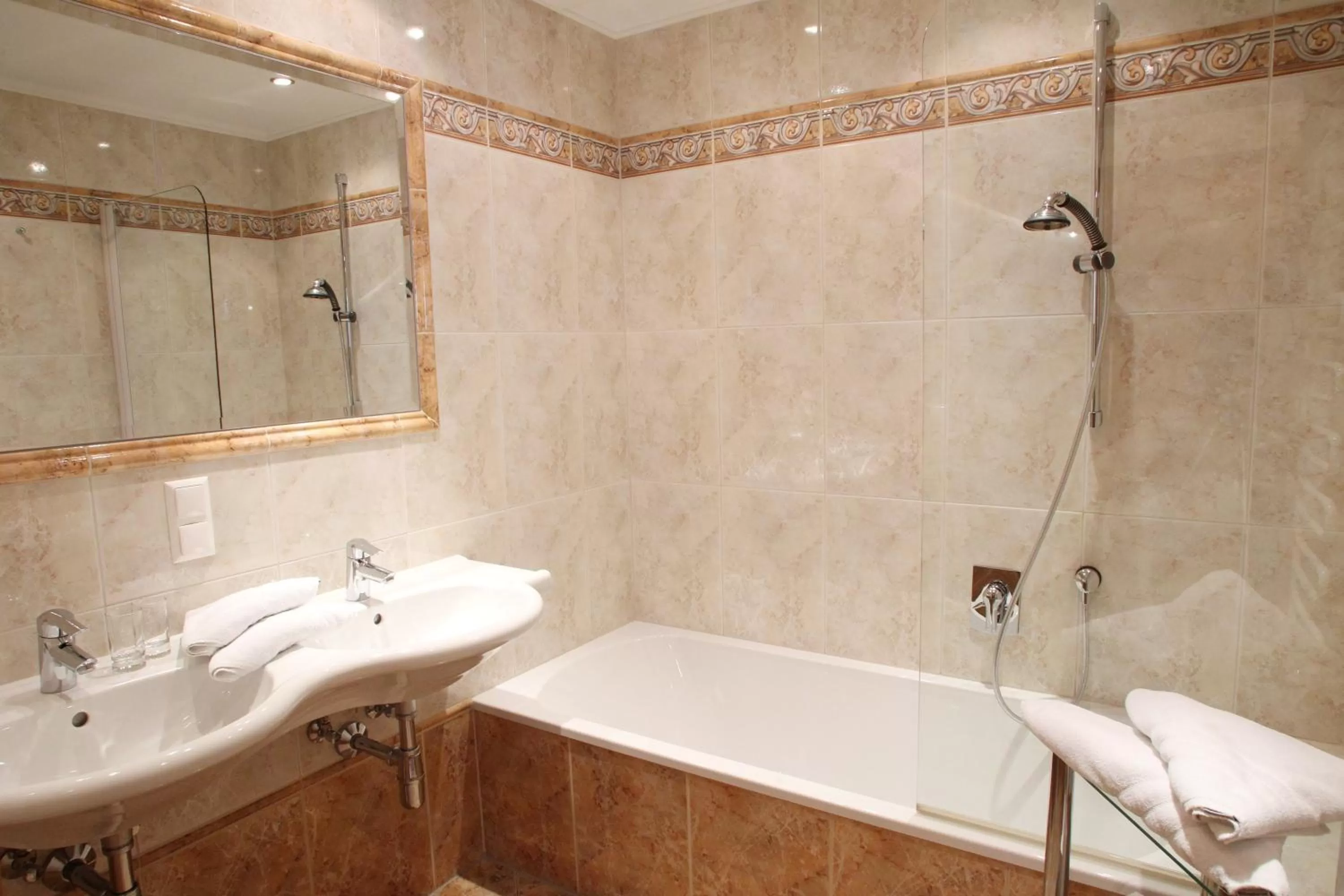 Bathroom in Hotel Neuwirt