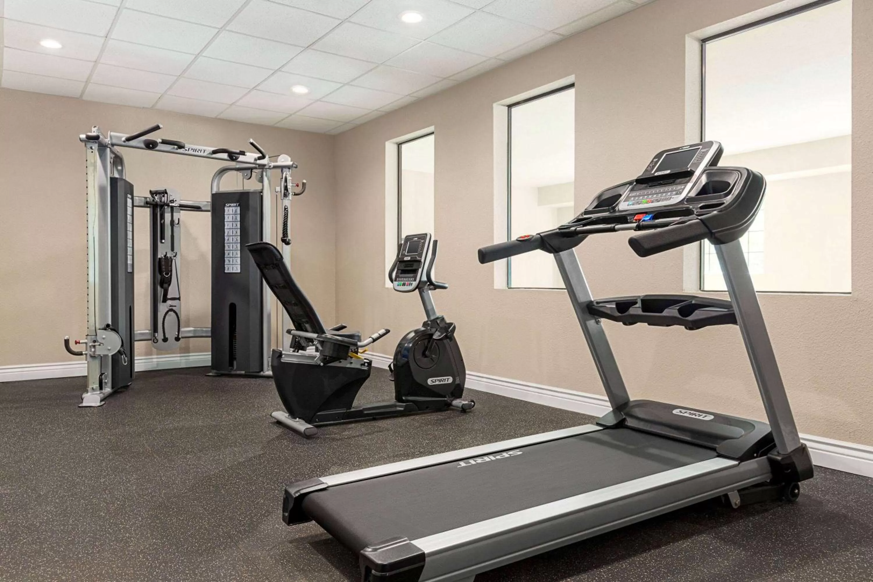Fitness centre/facilities in Days Inn & Suites by Wyndham Greater Tomball