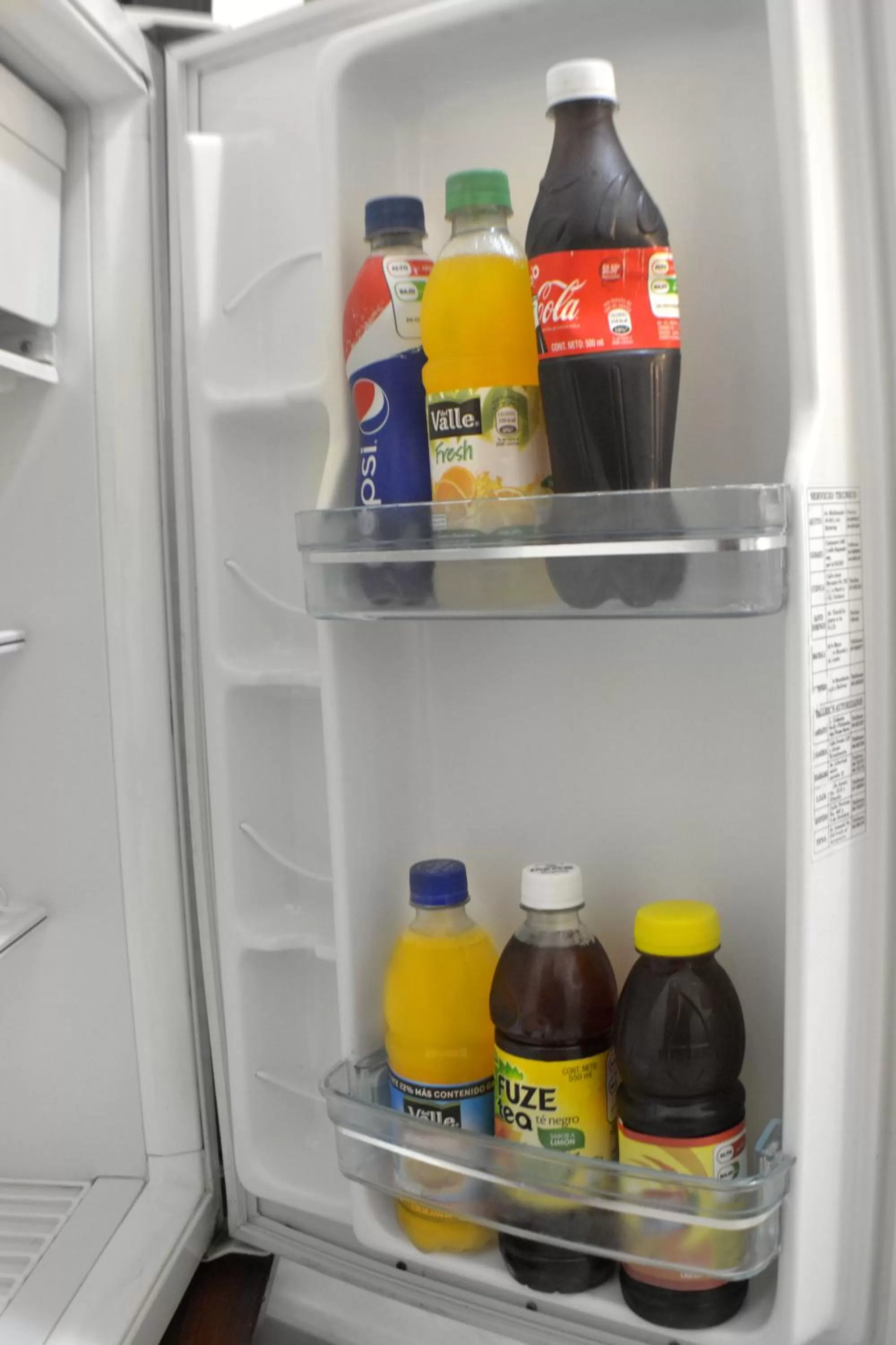 Non alcoholic drinks in Hotel Castell - Cerca Del Aeropuerto