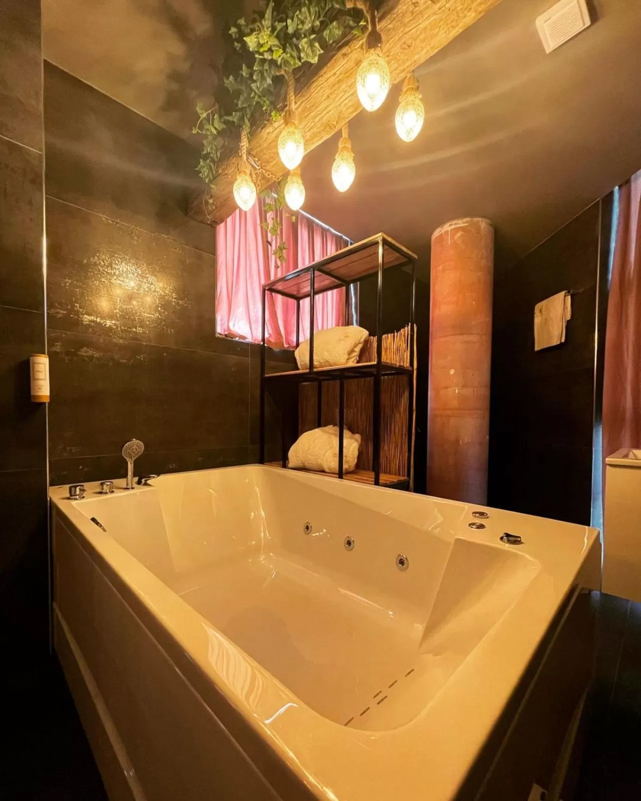 Bathroom in GRAND JNK Boutique Hotel