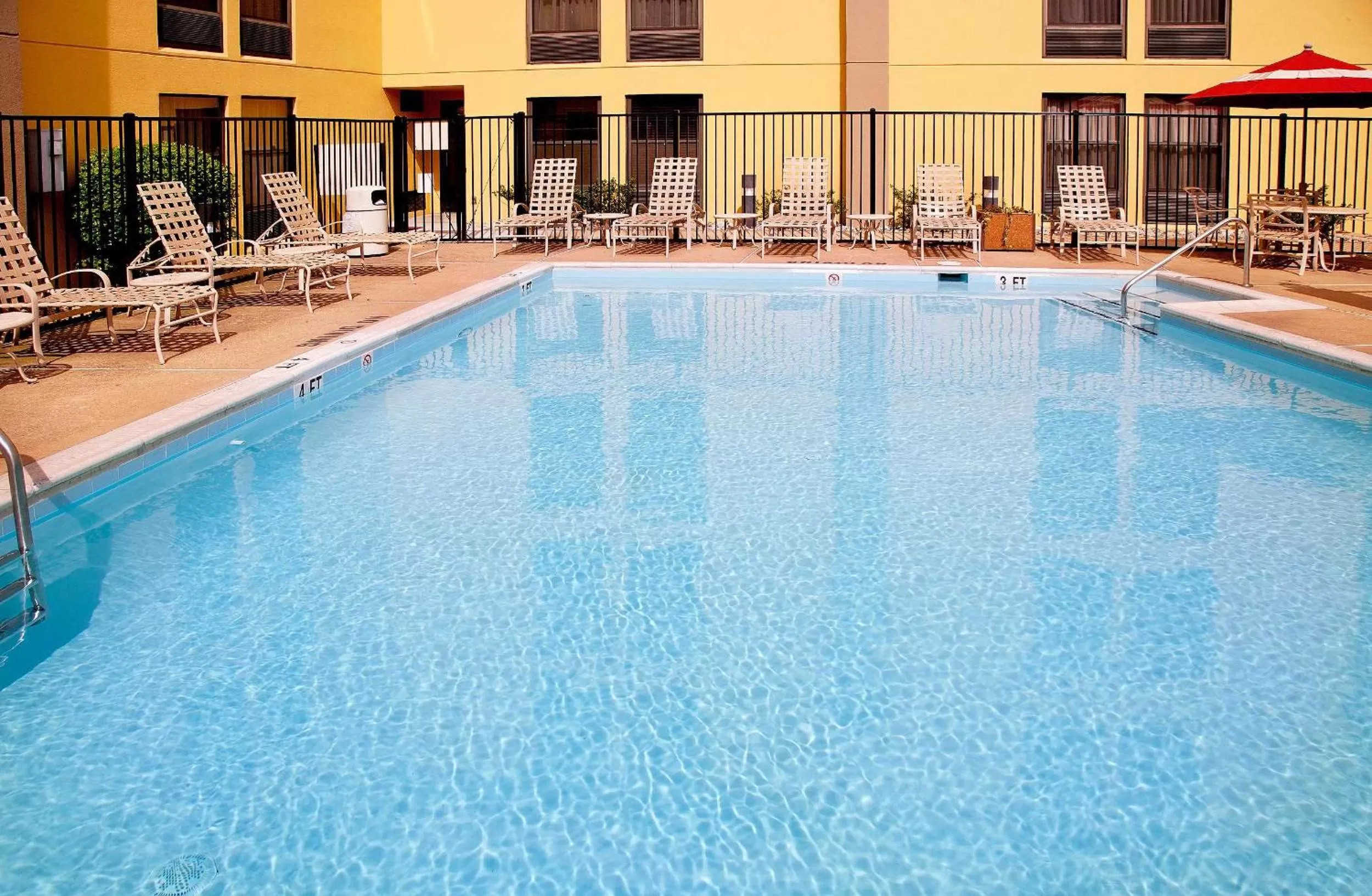 Pool view in Hampton Inn Alexandria