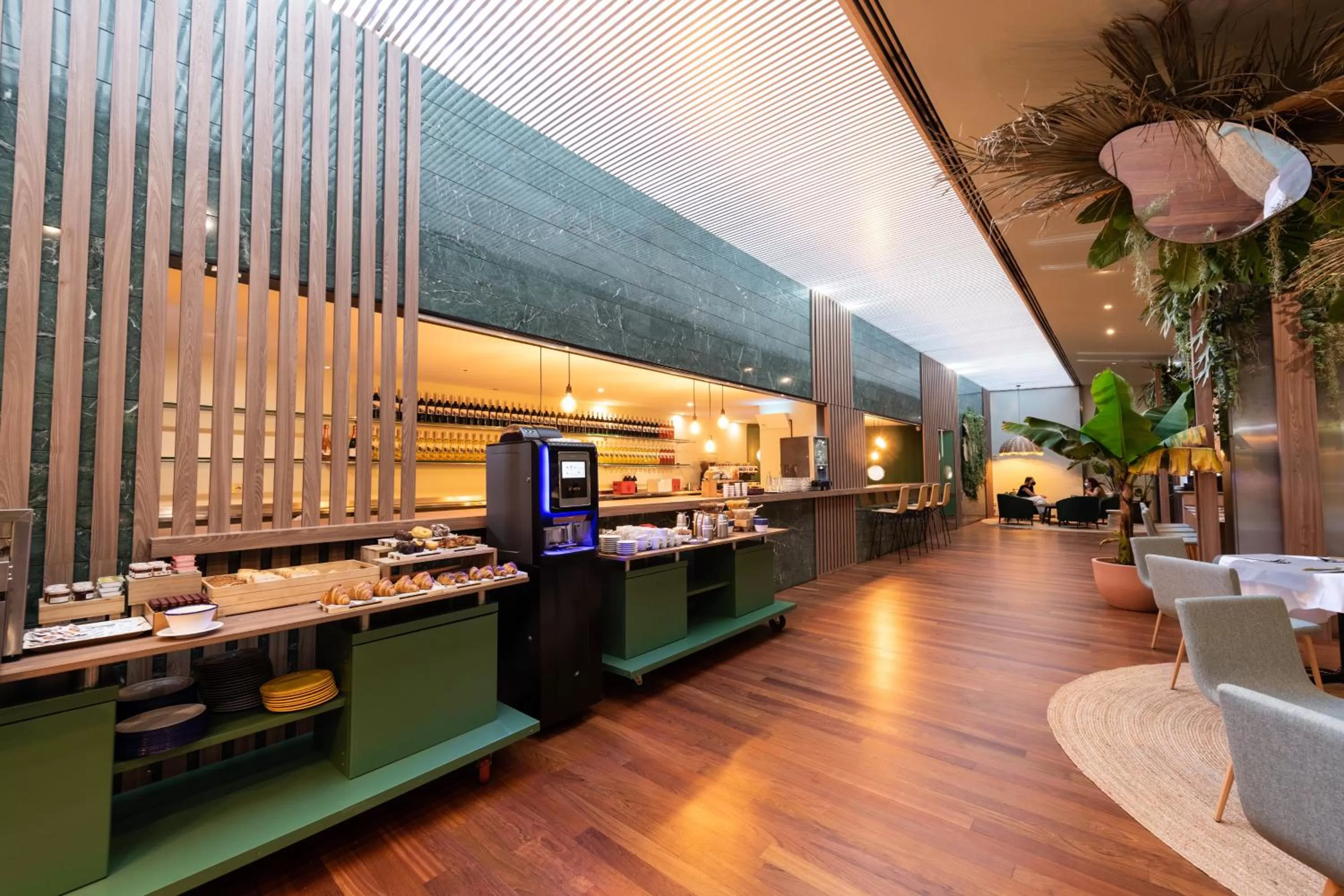 Restaurant/places to eat in Aparthotel Atenea Barcelona
