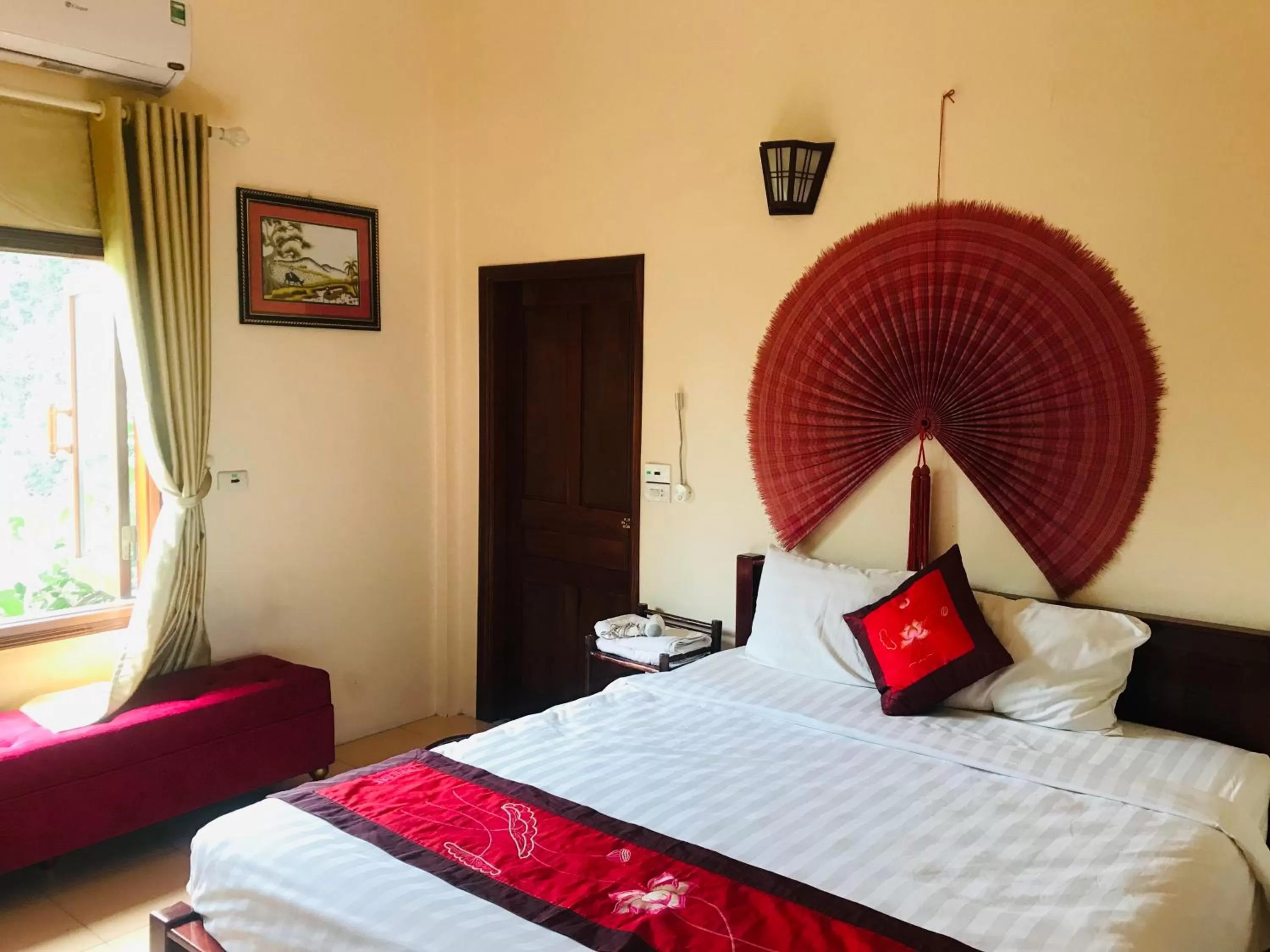 Bed in Chez Loan Hotel