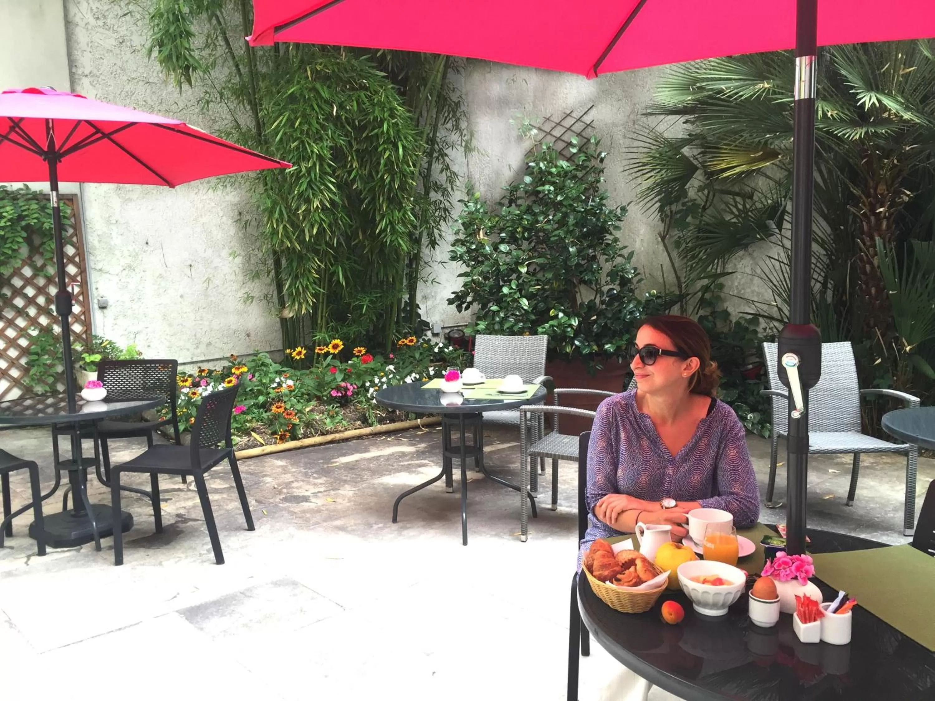 Day in Hôtel Orchidée