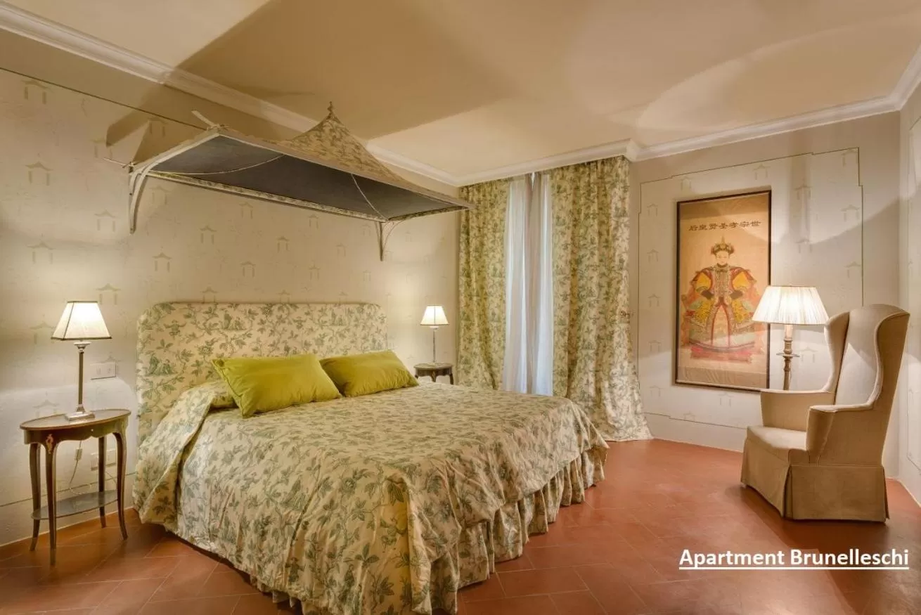 Bed in Palazzo Salviati by Varental