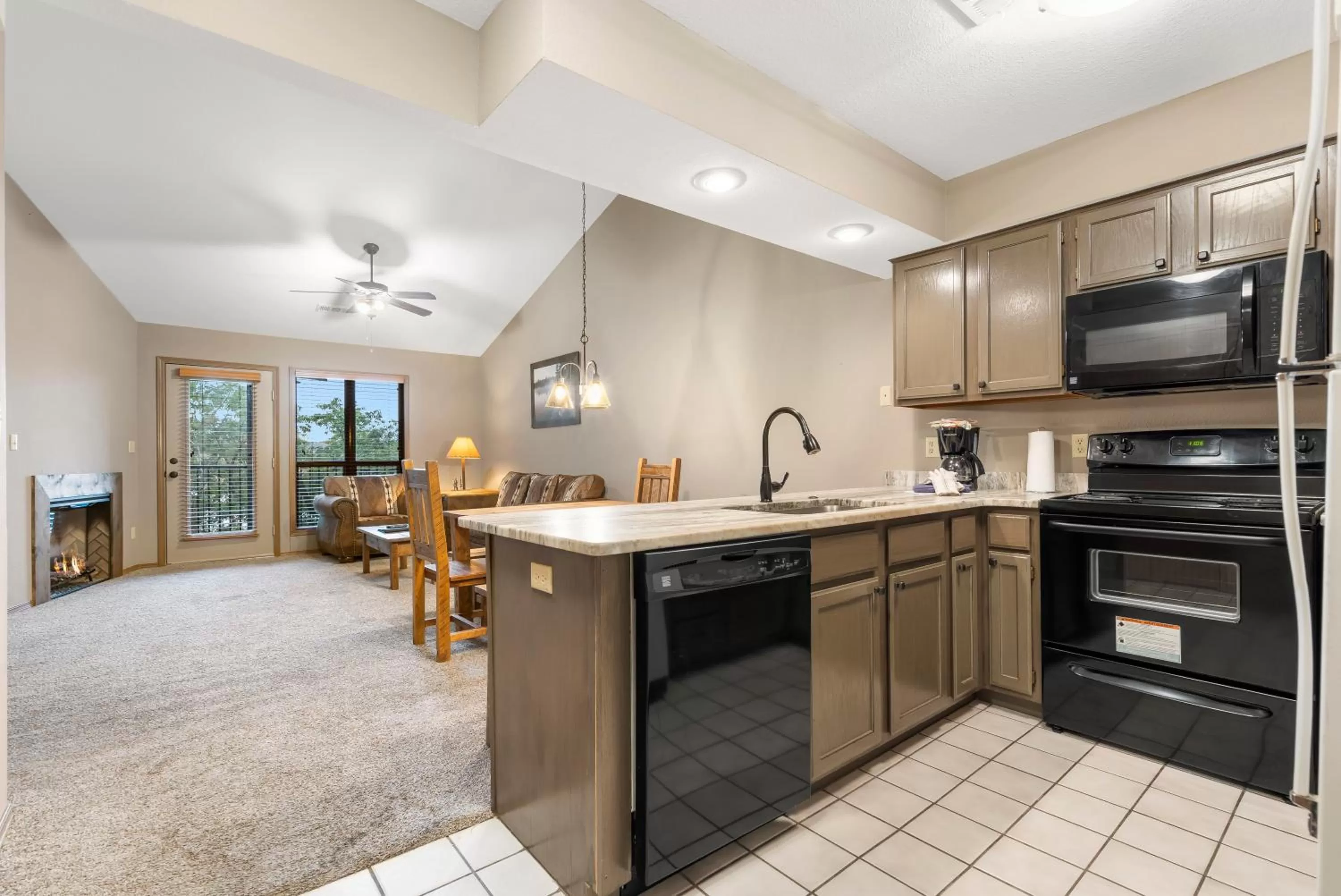 Kitchen or kitchenette in Table Rock Resorts at Indian Point