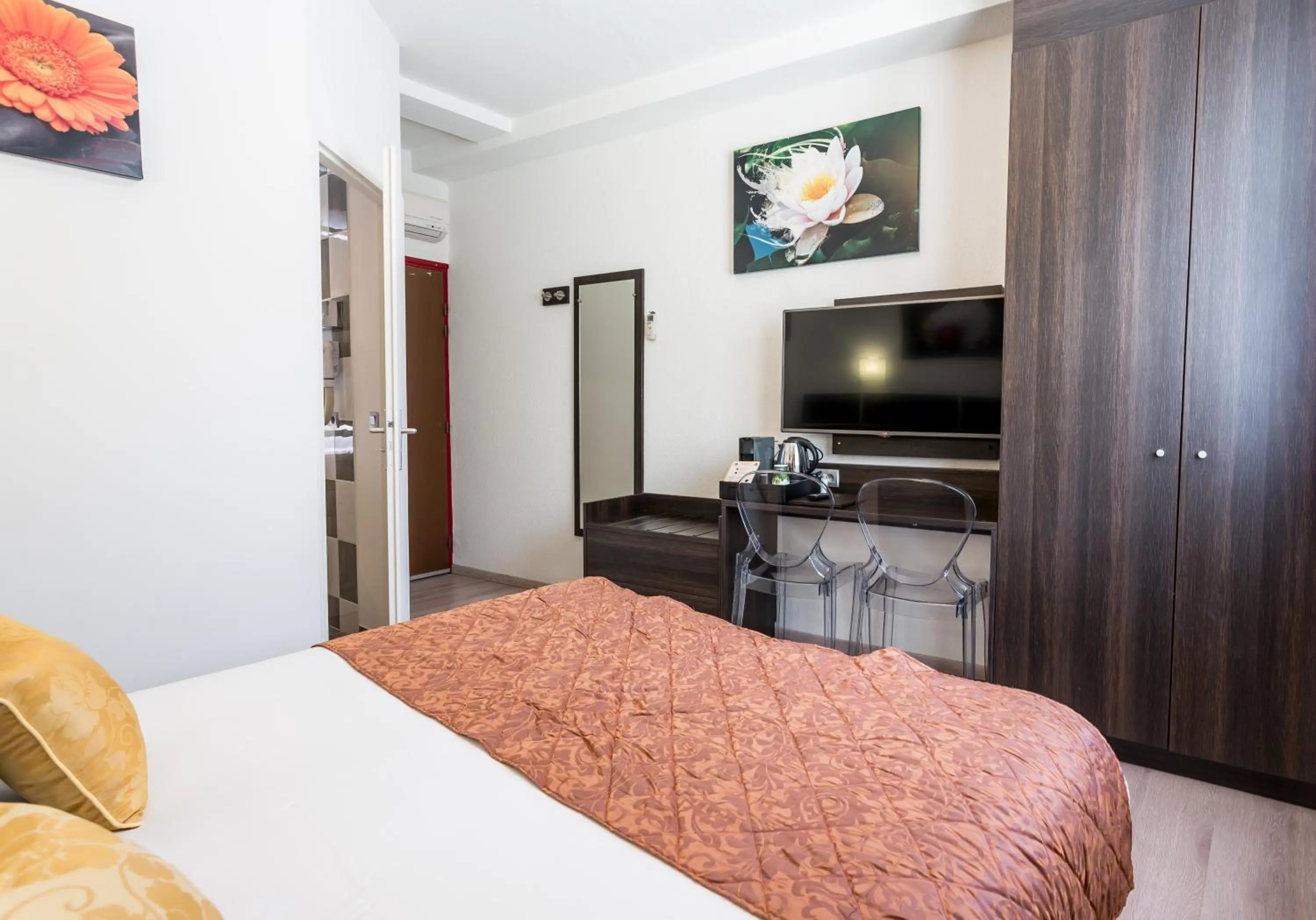 Bed in Hotel Le Centre