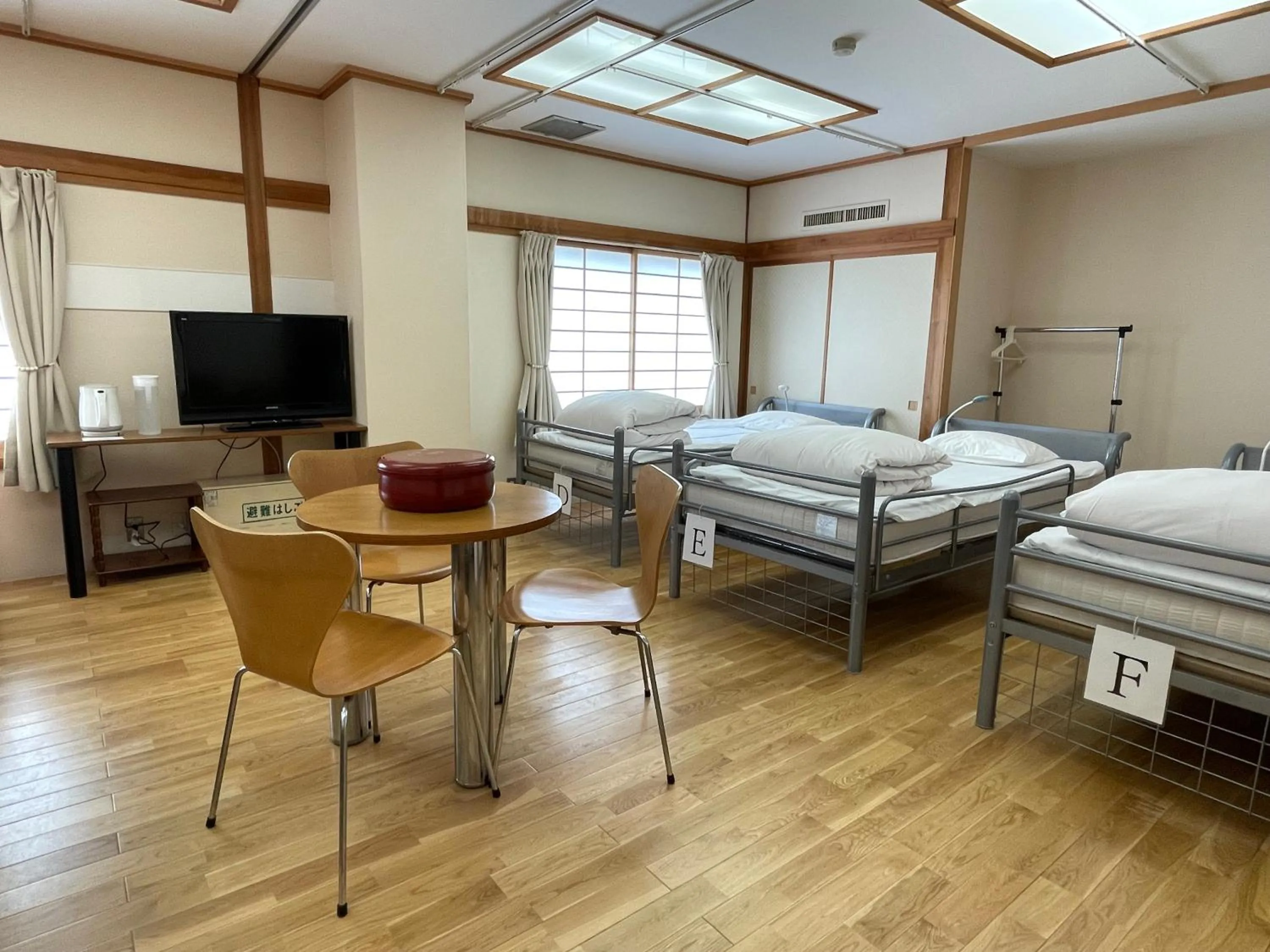 Bedroom, Bed in Kawaguchiko Station Inn
