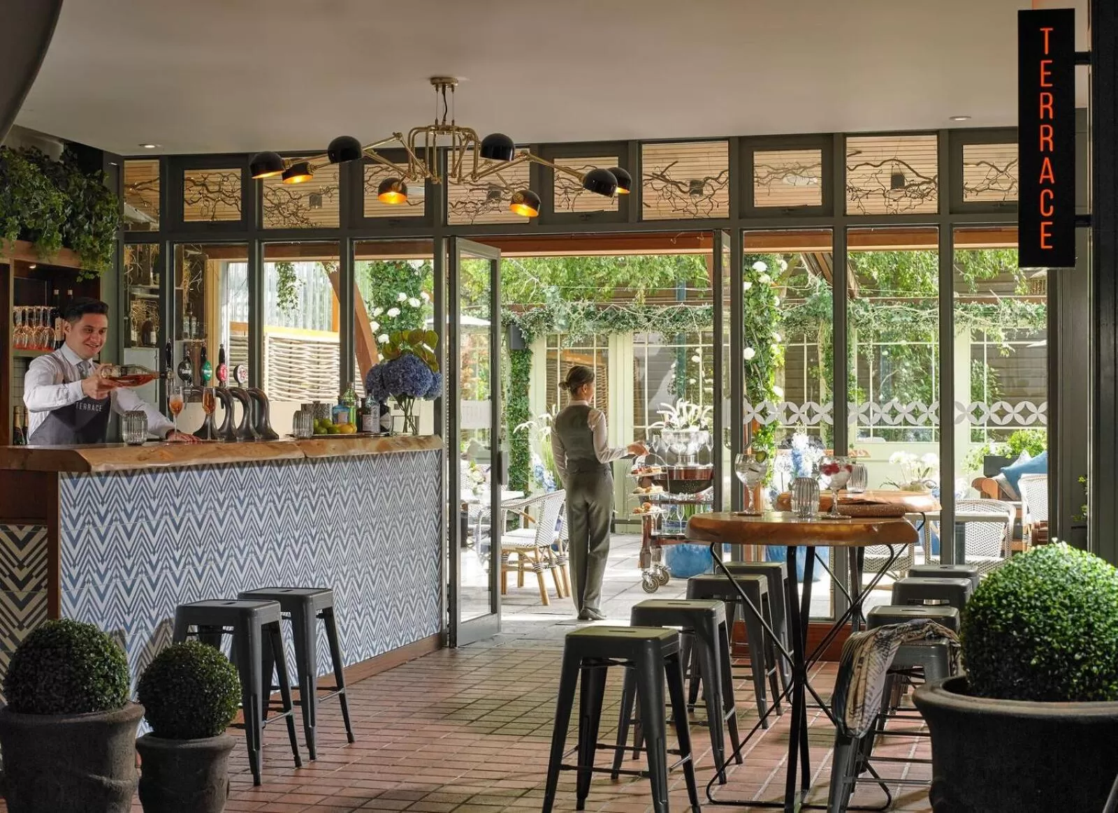 Restaurant/places to eat in Newpark Hotel