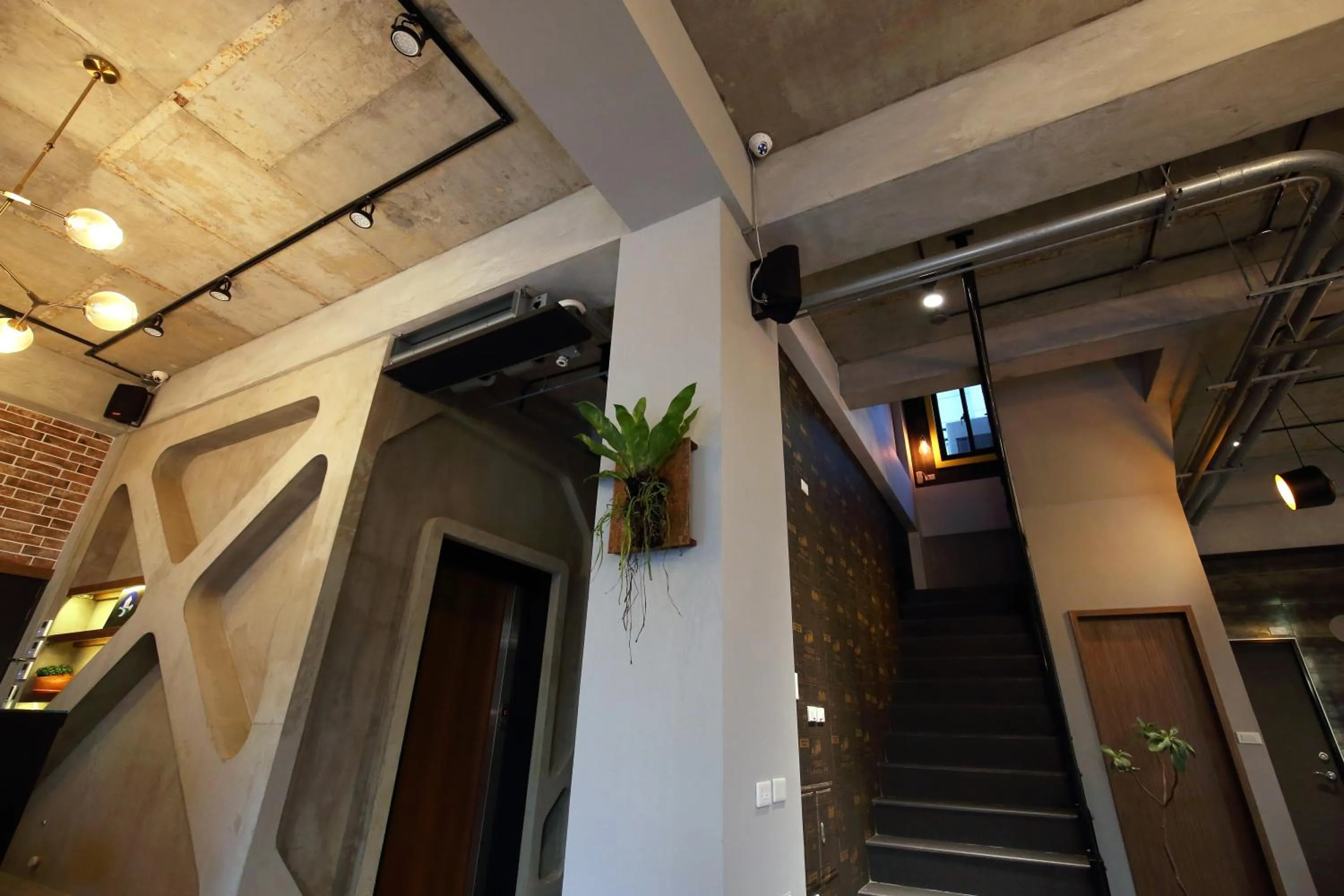 指南針民宿2178 & 工殿民宿2182