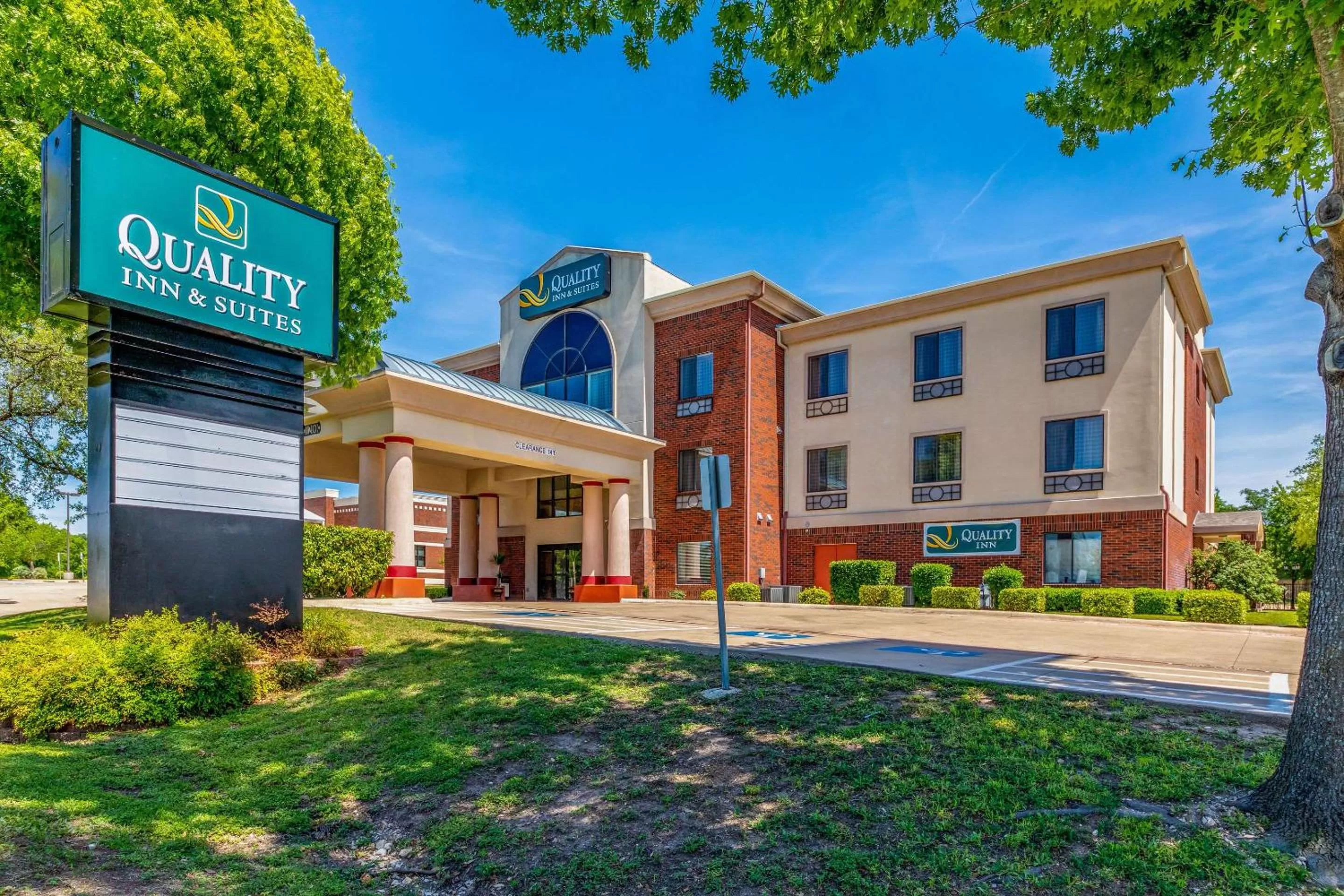 Property building in Quality Inn & Suites Lampasas