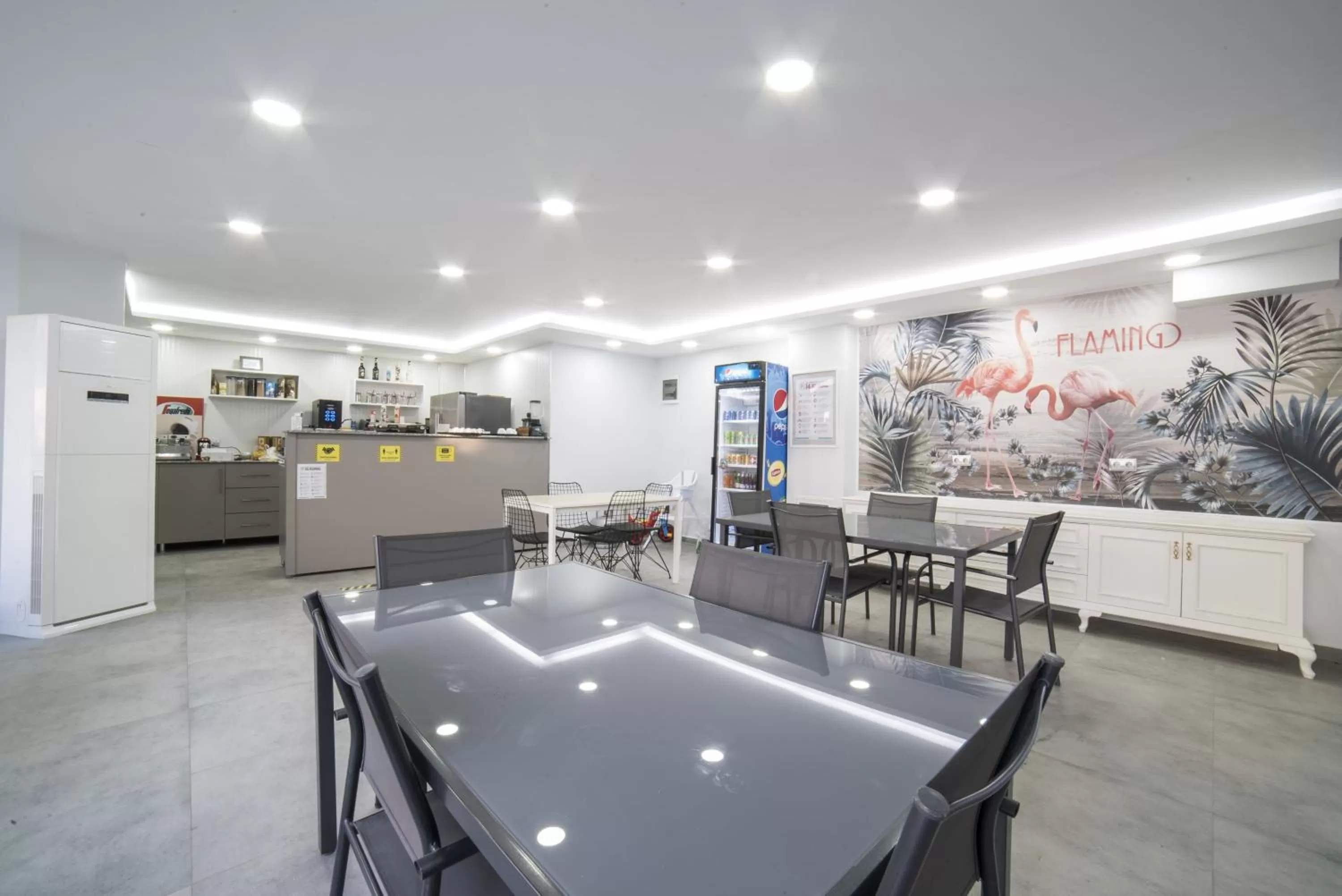 Restaurant/places to eat in Flamingo Residence