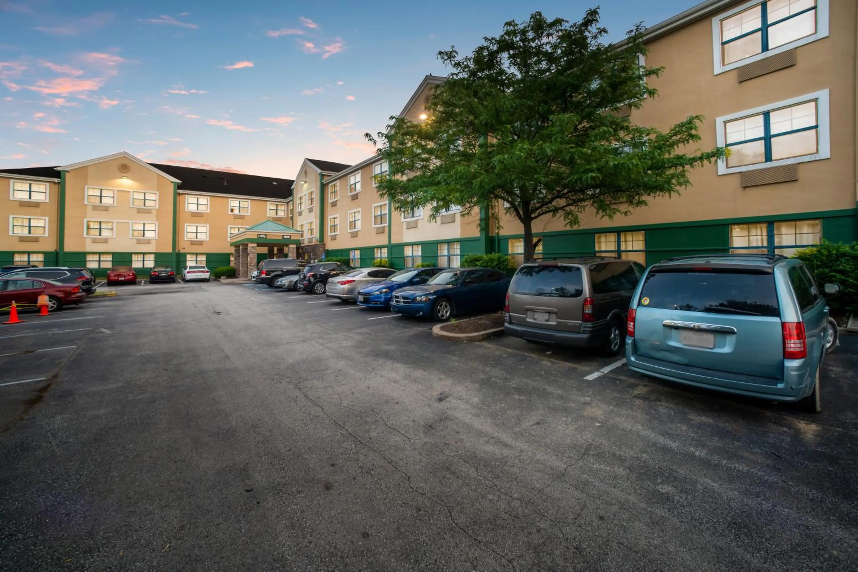 Property building in HomeTowne Studios by Red Roof St. Louis - Airport/N Lindbergh