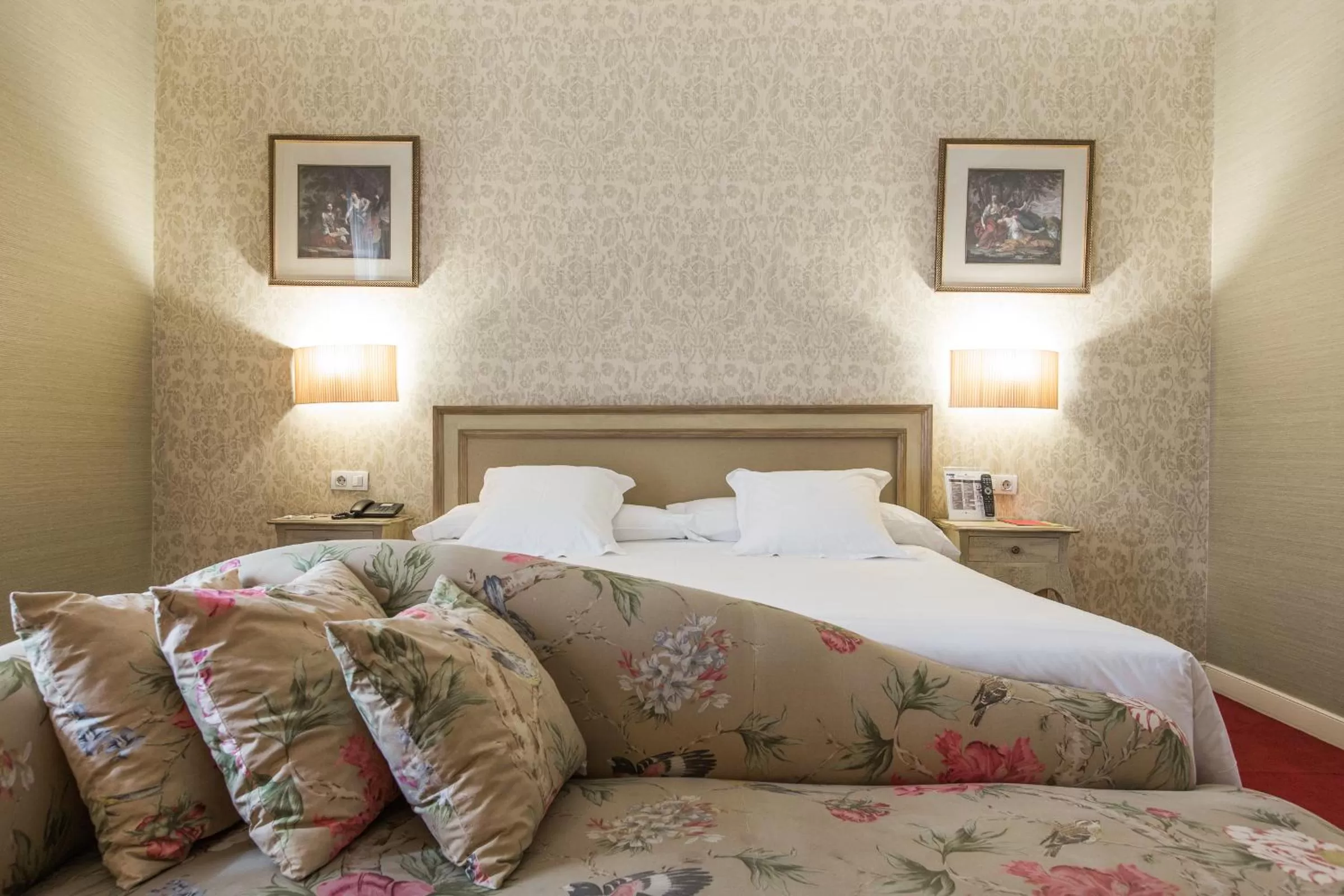 Bed in Hotel Carlton