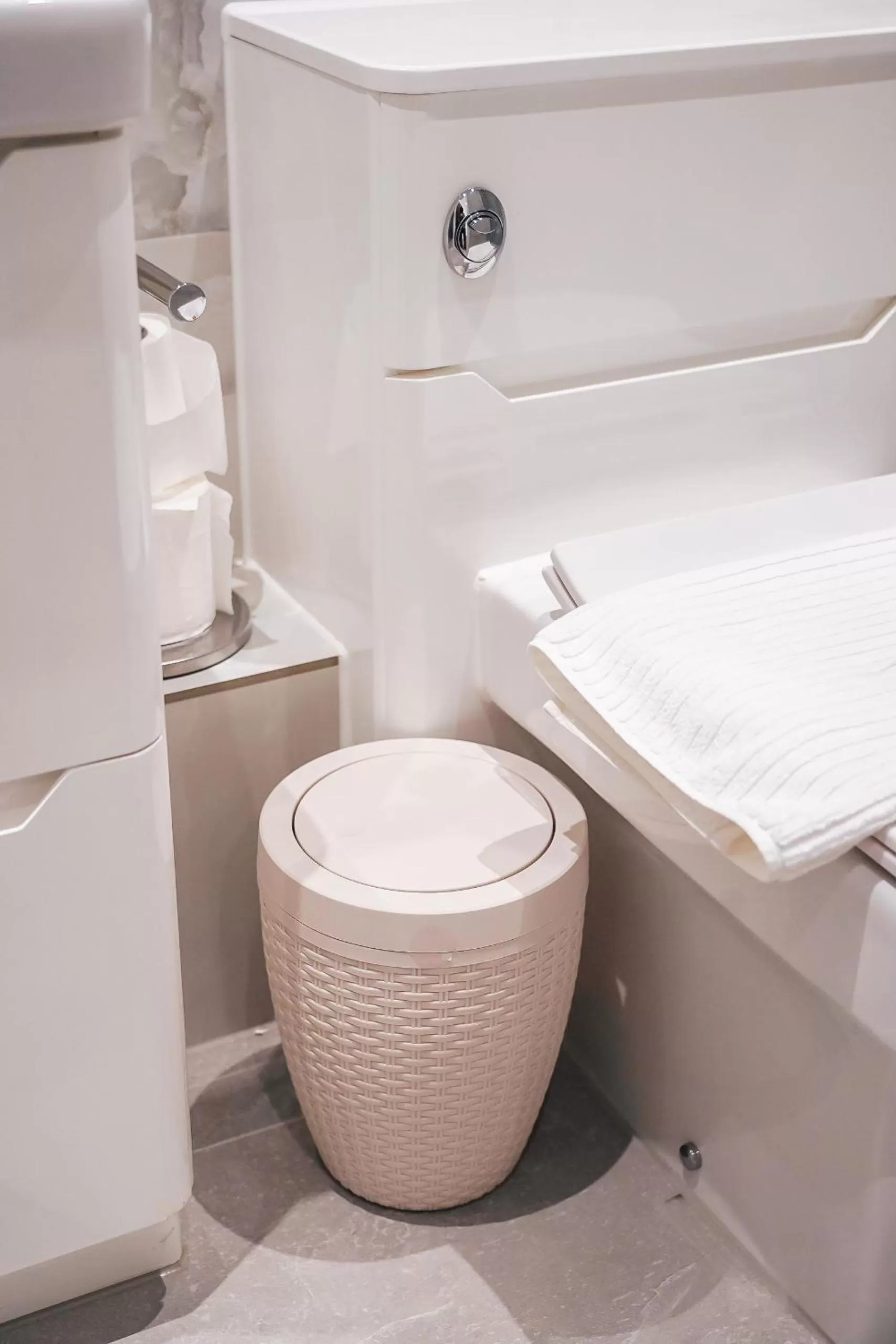Toilet, Bathroom in The Avonmore Olympia