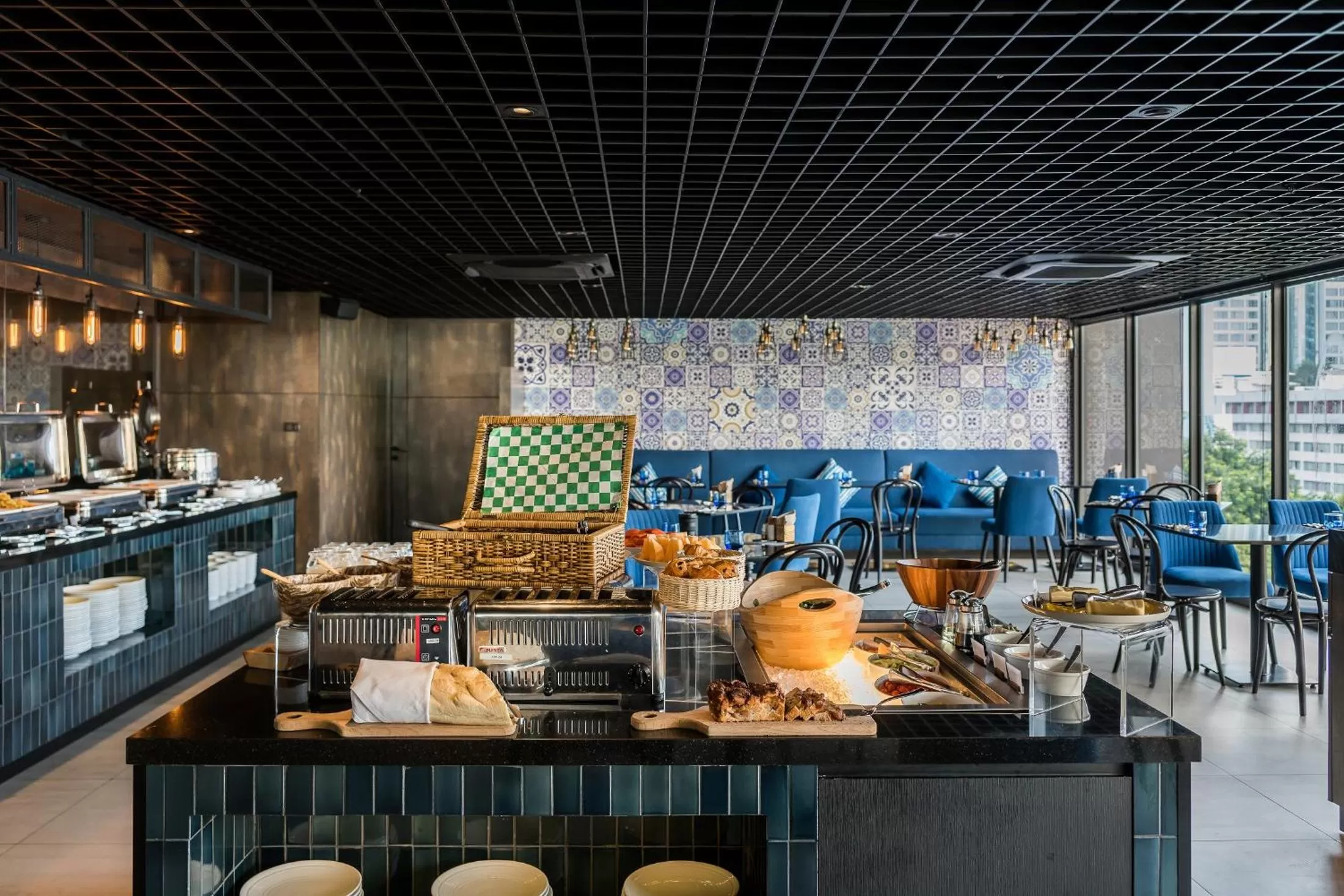 Restaurant/places to eat in The Key Premier Hotel Sukhumvit Bangkok