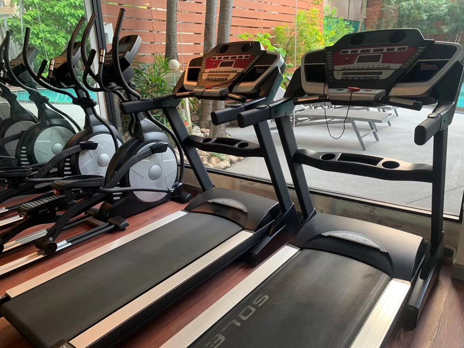 Fitness centre/facilities in Manhattan Hotel Bangkok