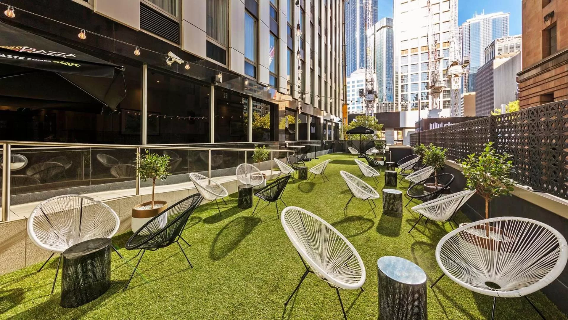 Patio in Oaks Melbourne on Market Hotel