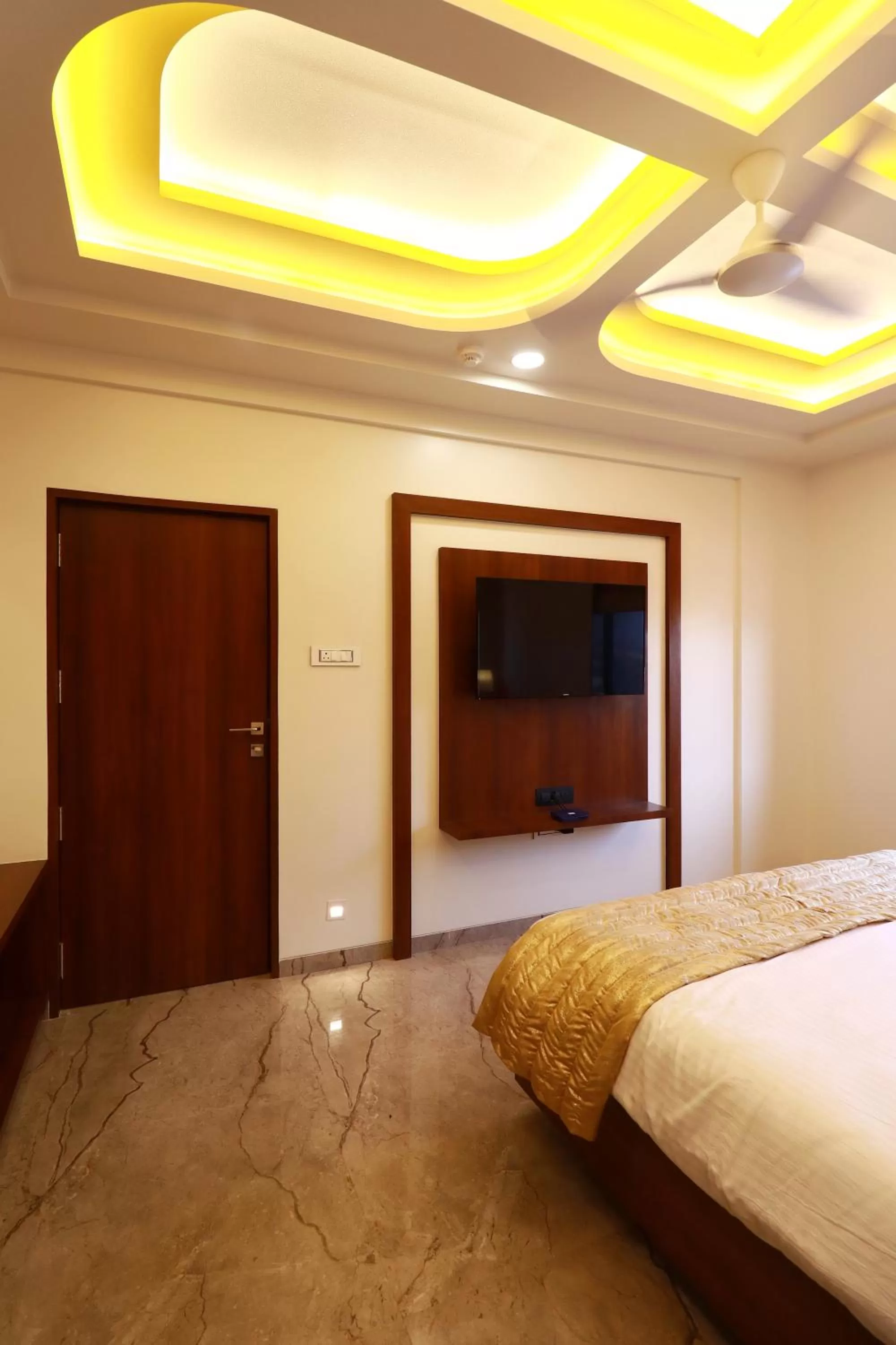 Bed in Four Petals Executive by LHMS