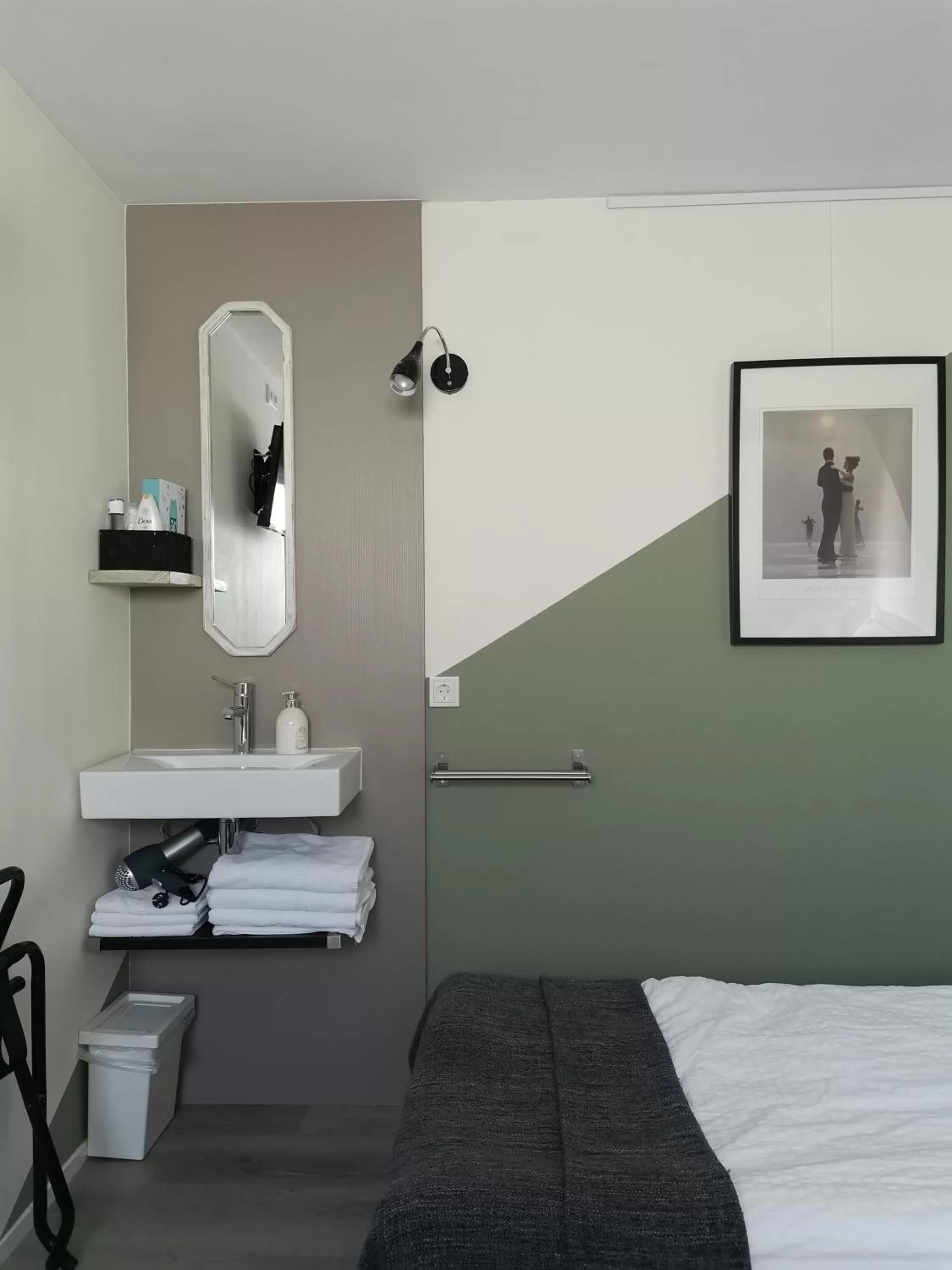 Decorative detail, Bed in B&B Bovenweg