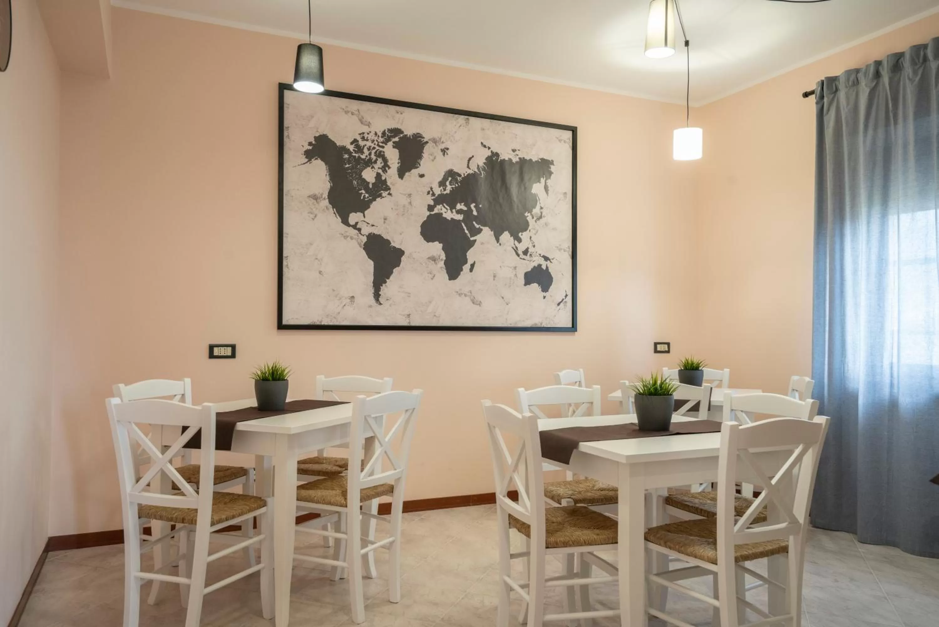 Restaurant/Places to Eat in Gerosa Guest House