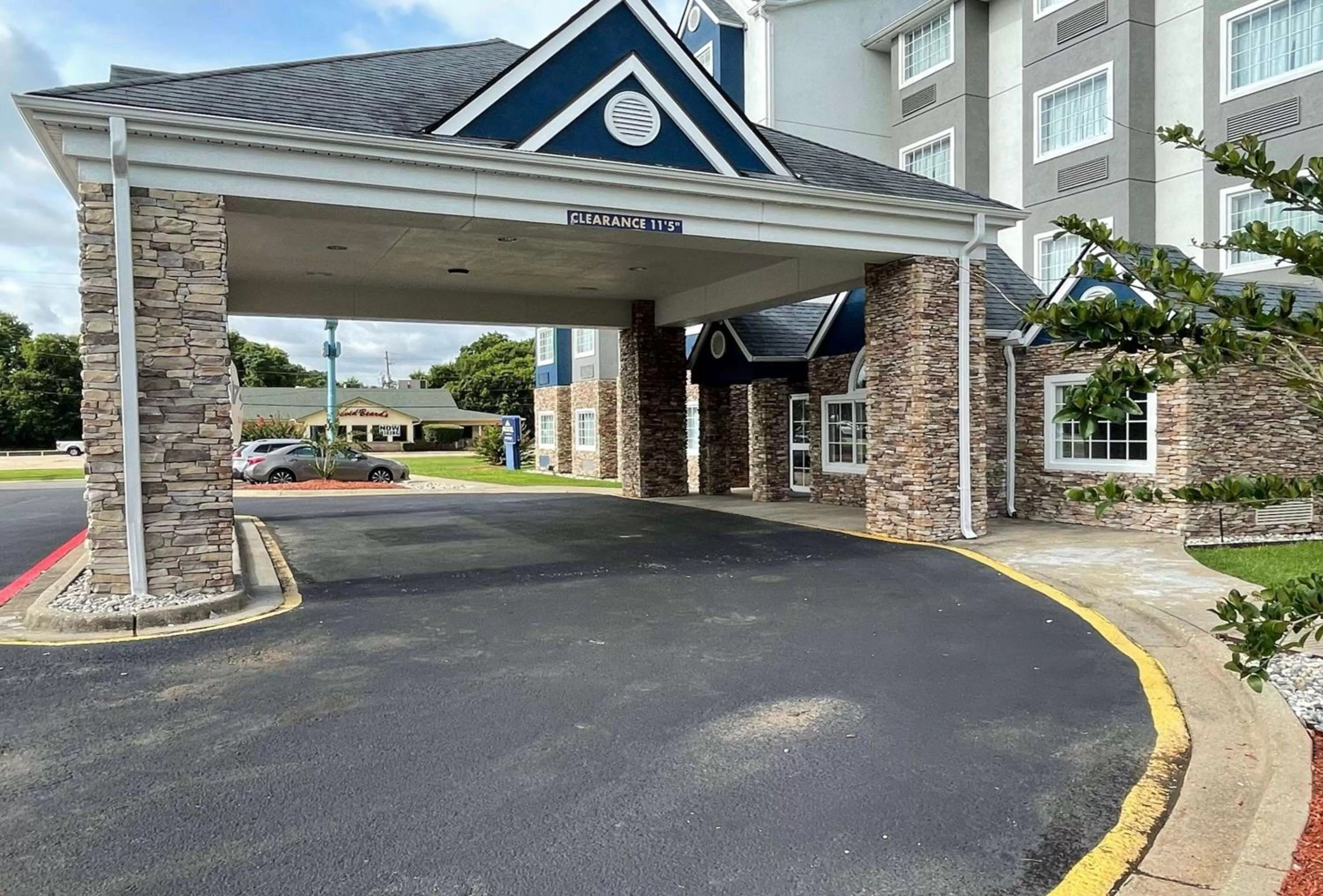 Property building in Microtel Inn & Suites by Wyndham Bossier City