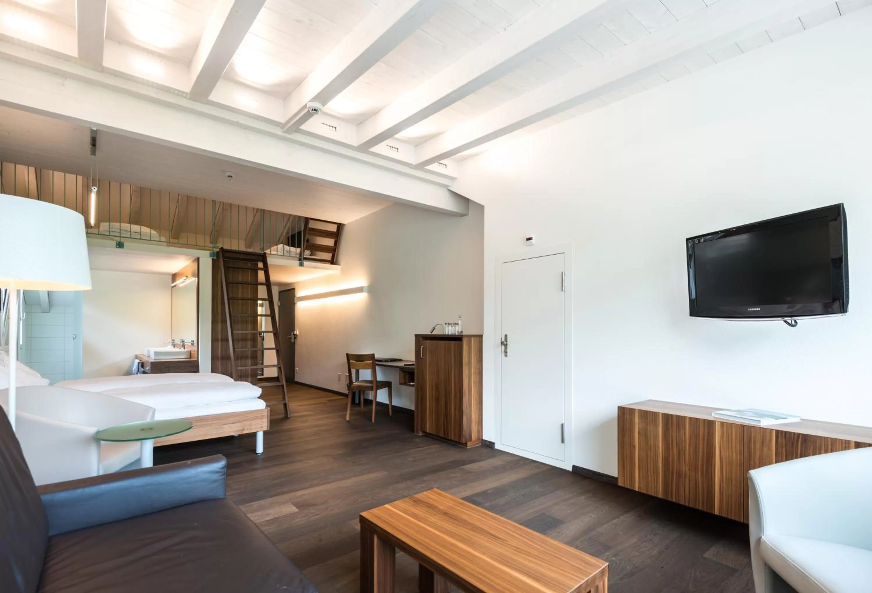 Photo of the whole room, Bed in Hotel Nidwaldnerhof direkt am See