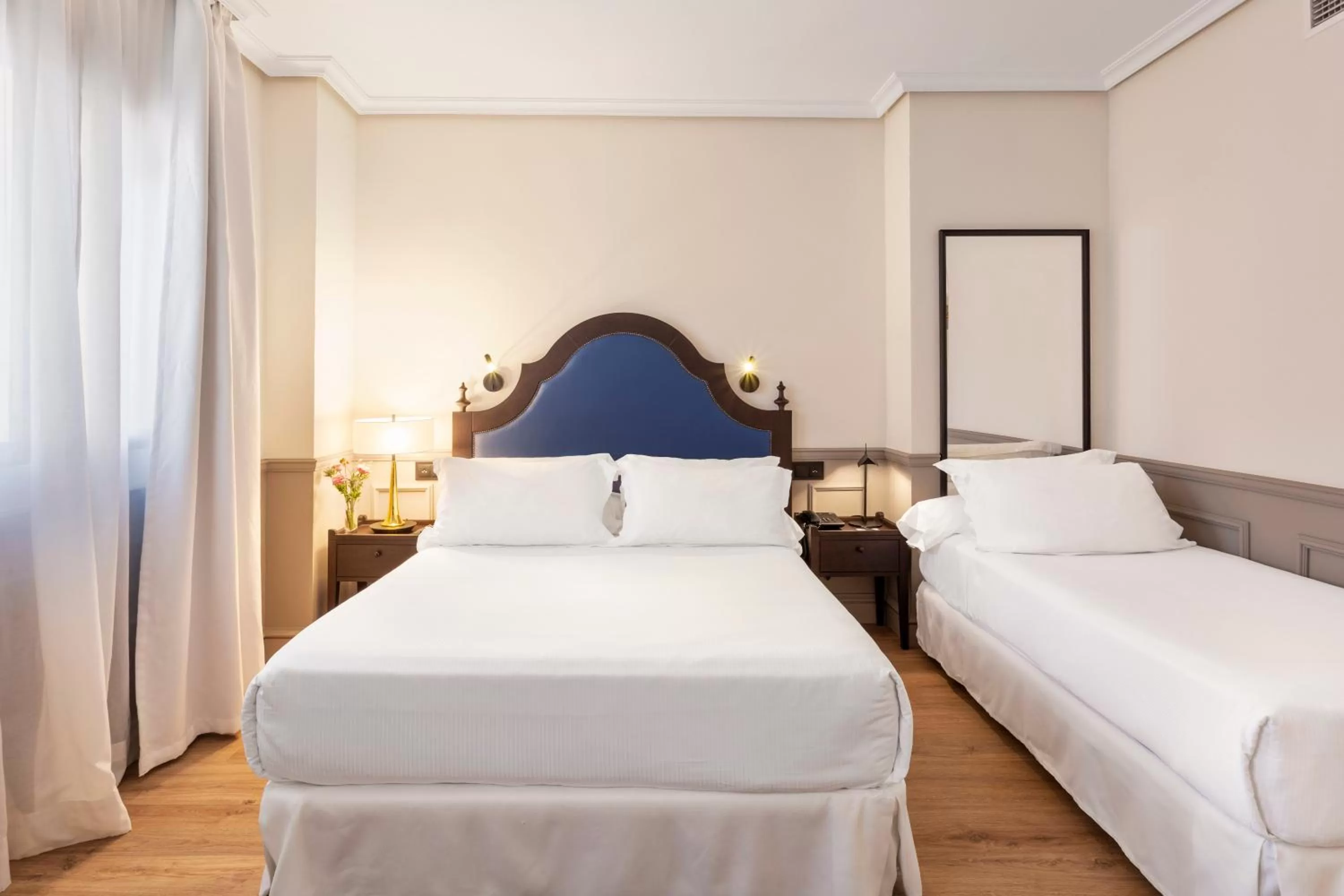 Decorative detail, Bed in H10 Corregidor Boutique Hotel