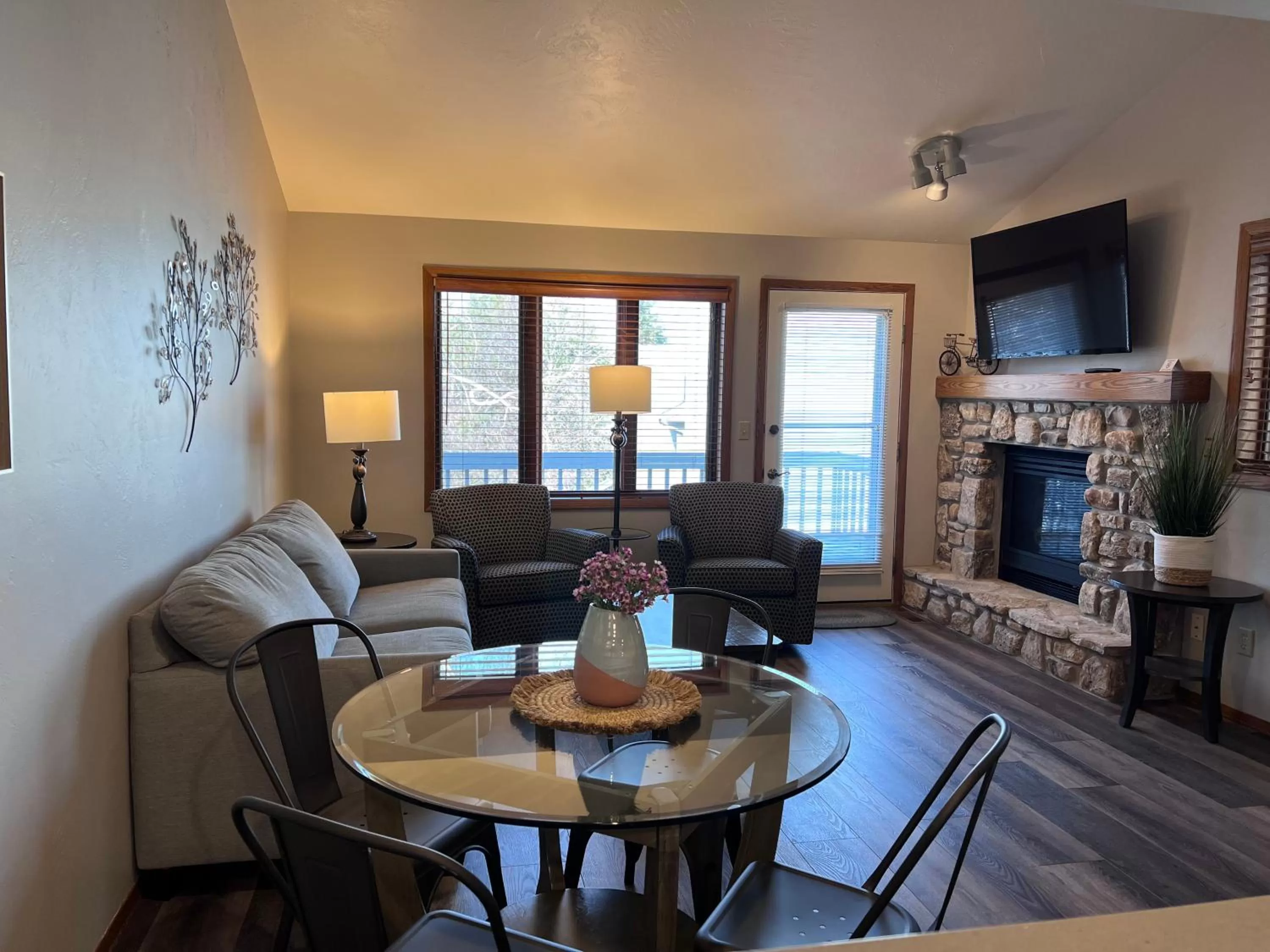 Living room in Homestead Suites - Fish Creek