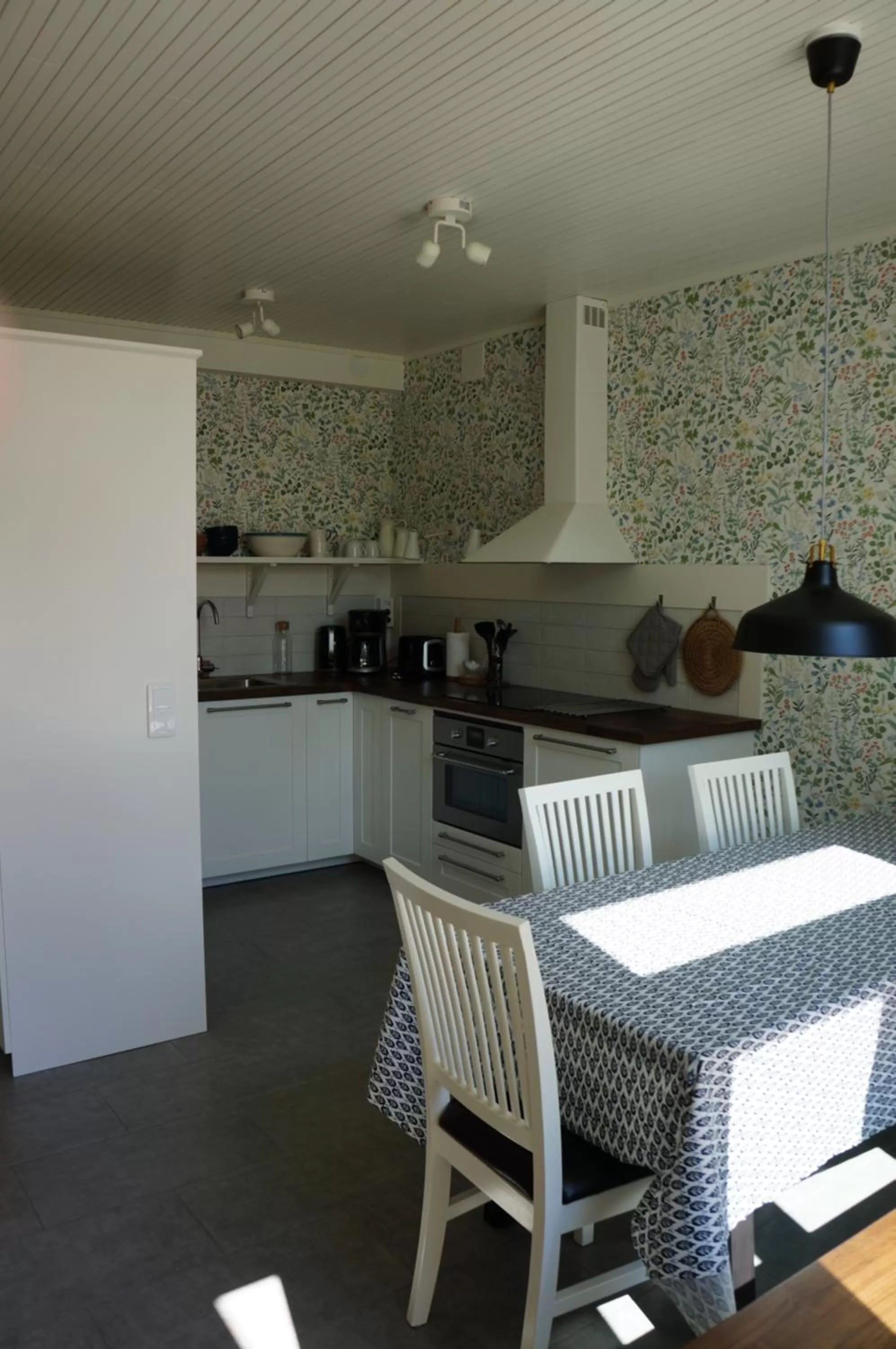 Coffee/tea facilities, Kitchen/Kitchenette in Hotel Bulevard