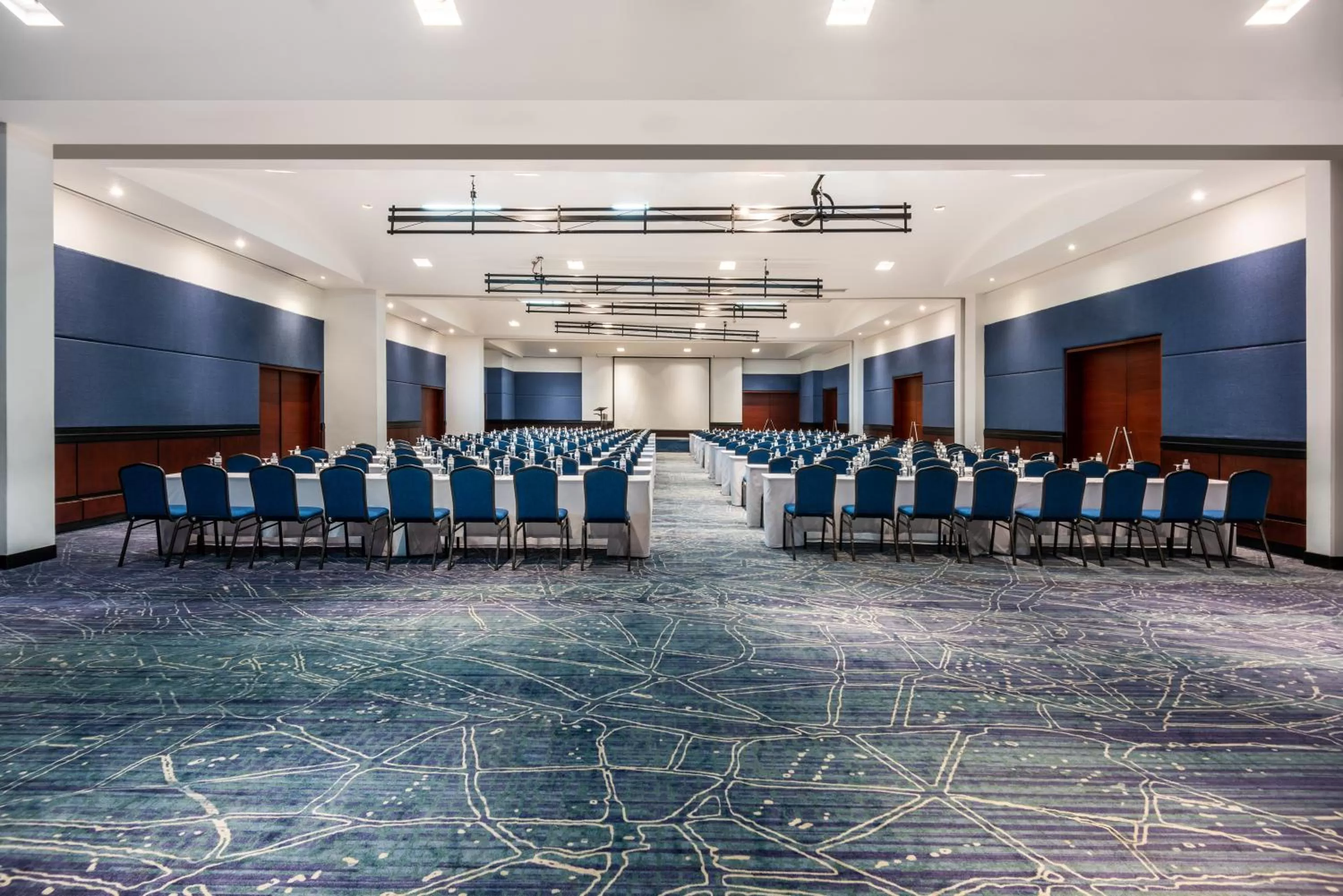 Business facilities in Cosmos 100 Hotel & Centro de Convenciones - Hoteles Cosmos