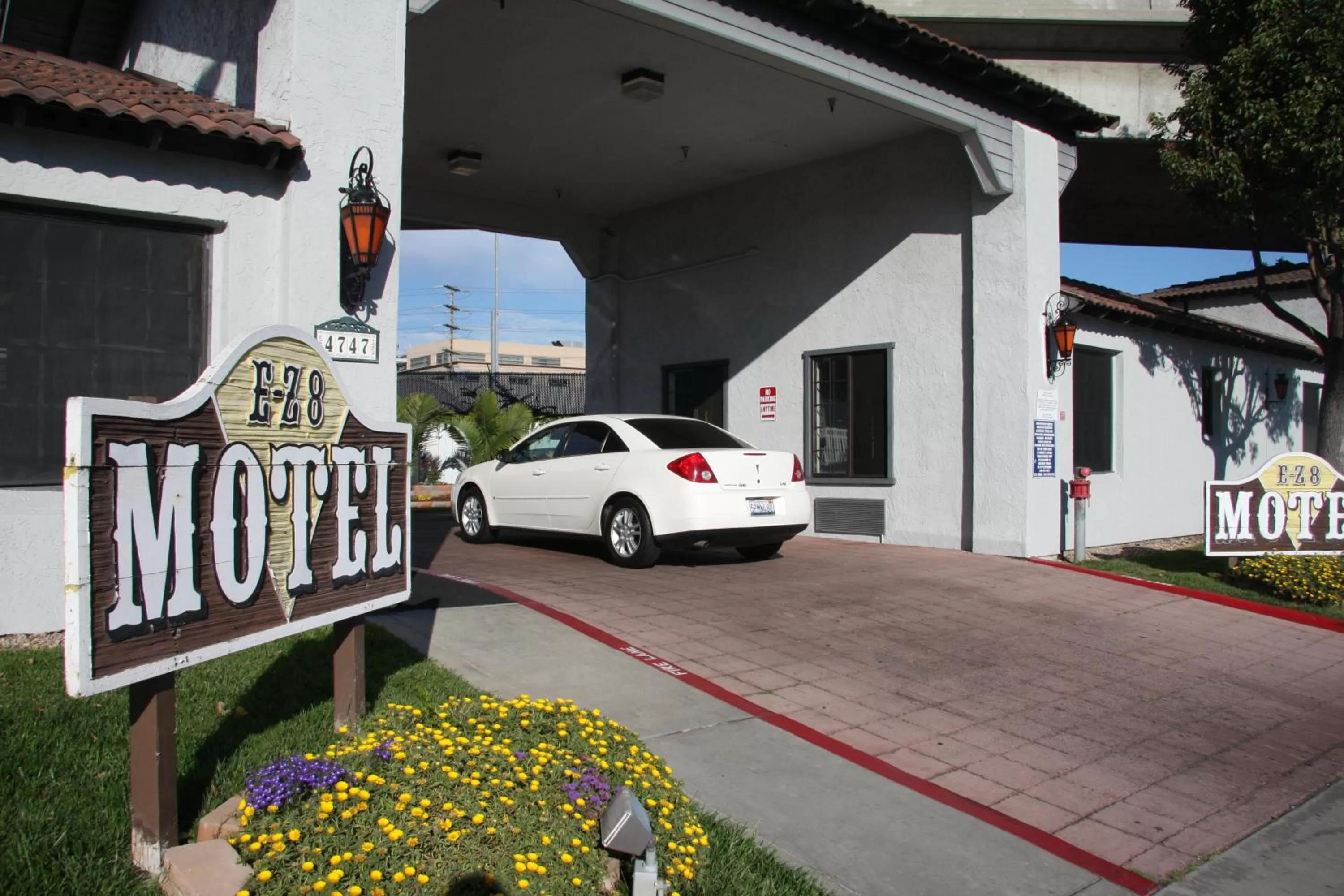 Facade/entrance in EZ 8 Motel Old Town