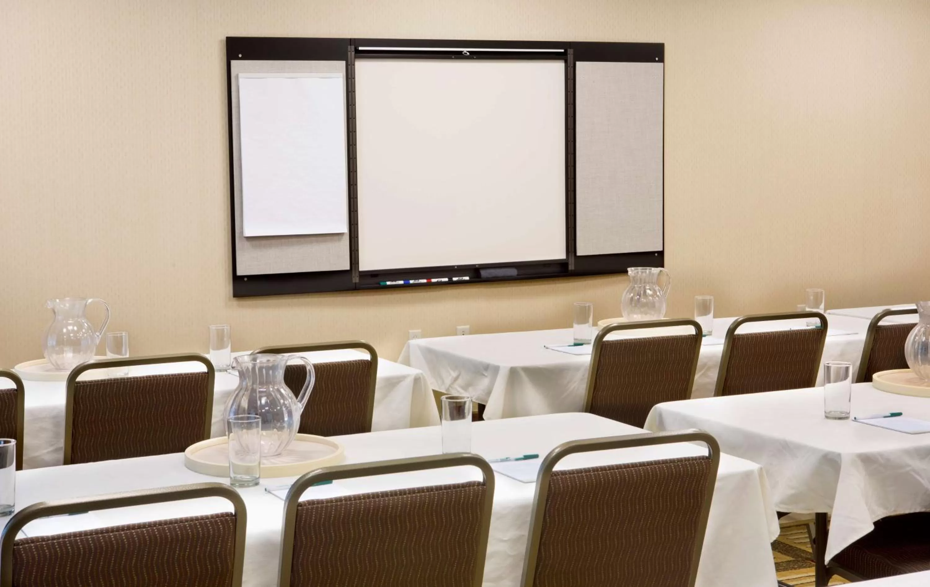 Meeting/conference room in Homewood Suites by Hilton Newport-Middletown